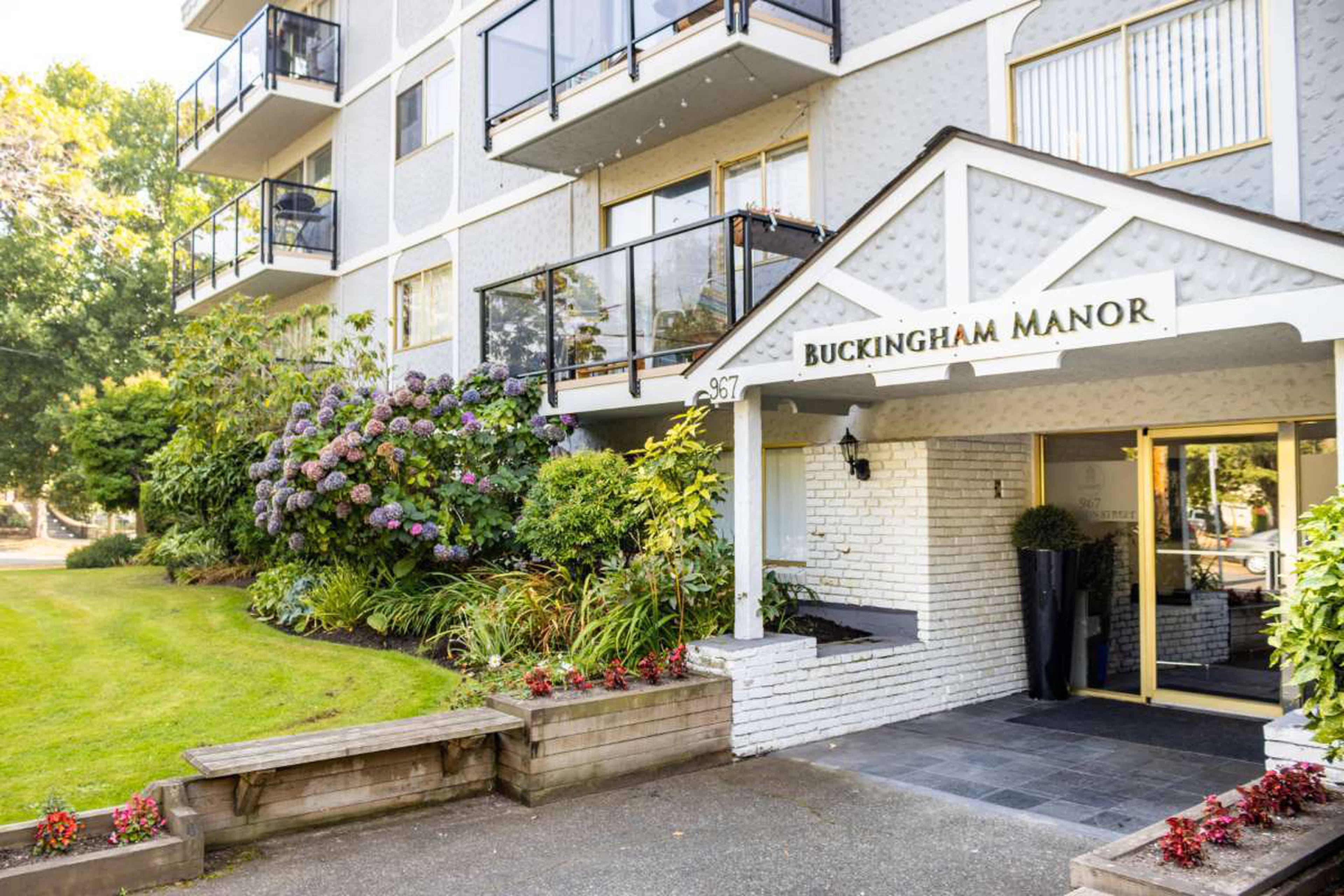 2 Bed  · 1 Bath for rent $2,395 / month