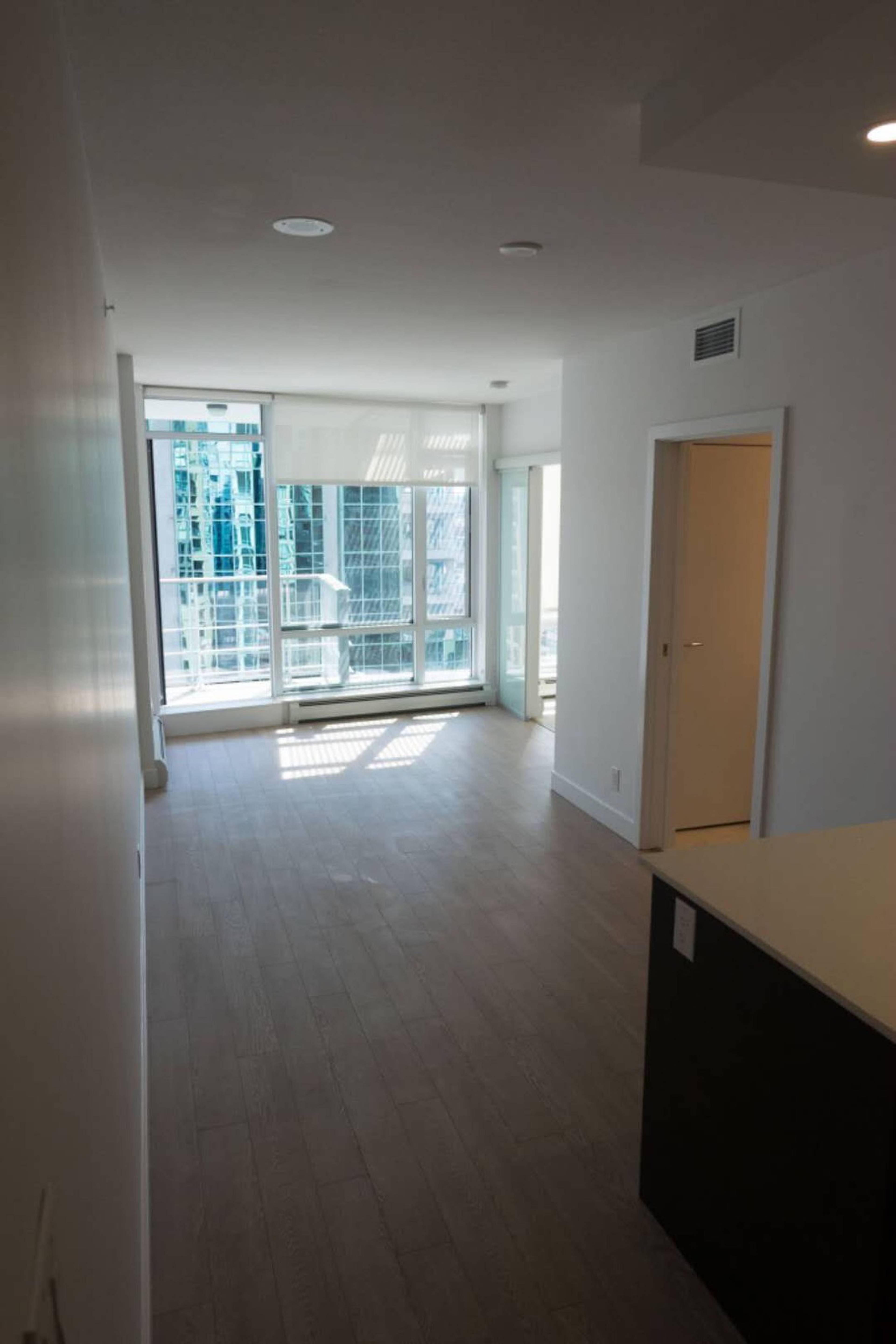 1 ch.  · 1 s. de bains for rent $2,200 / mois