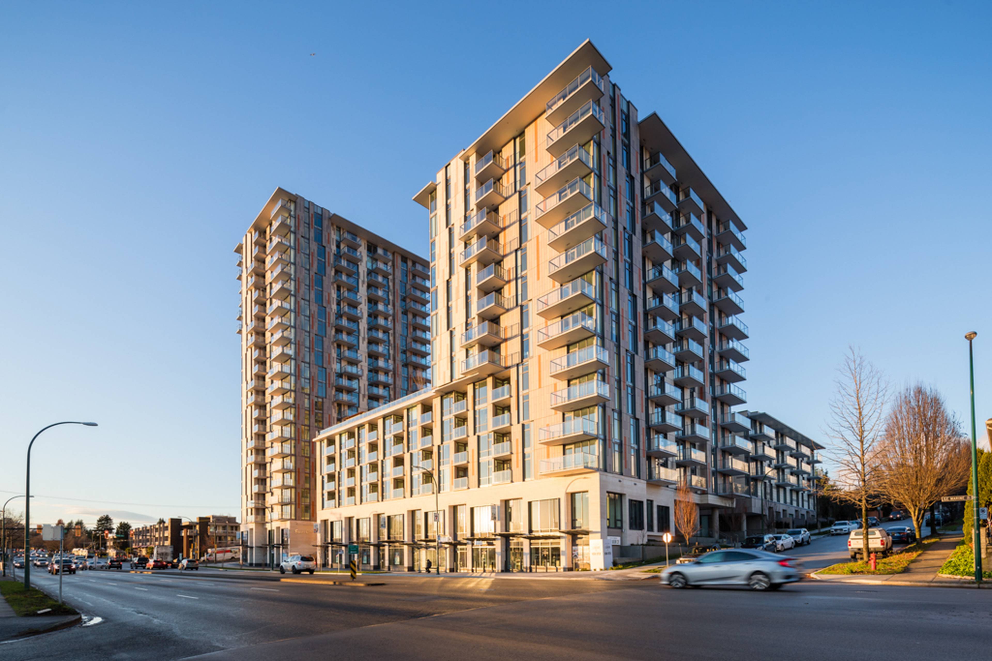 2 ch.  · 2 s. de bains for rent $2,700 / mois