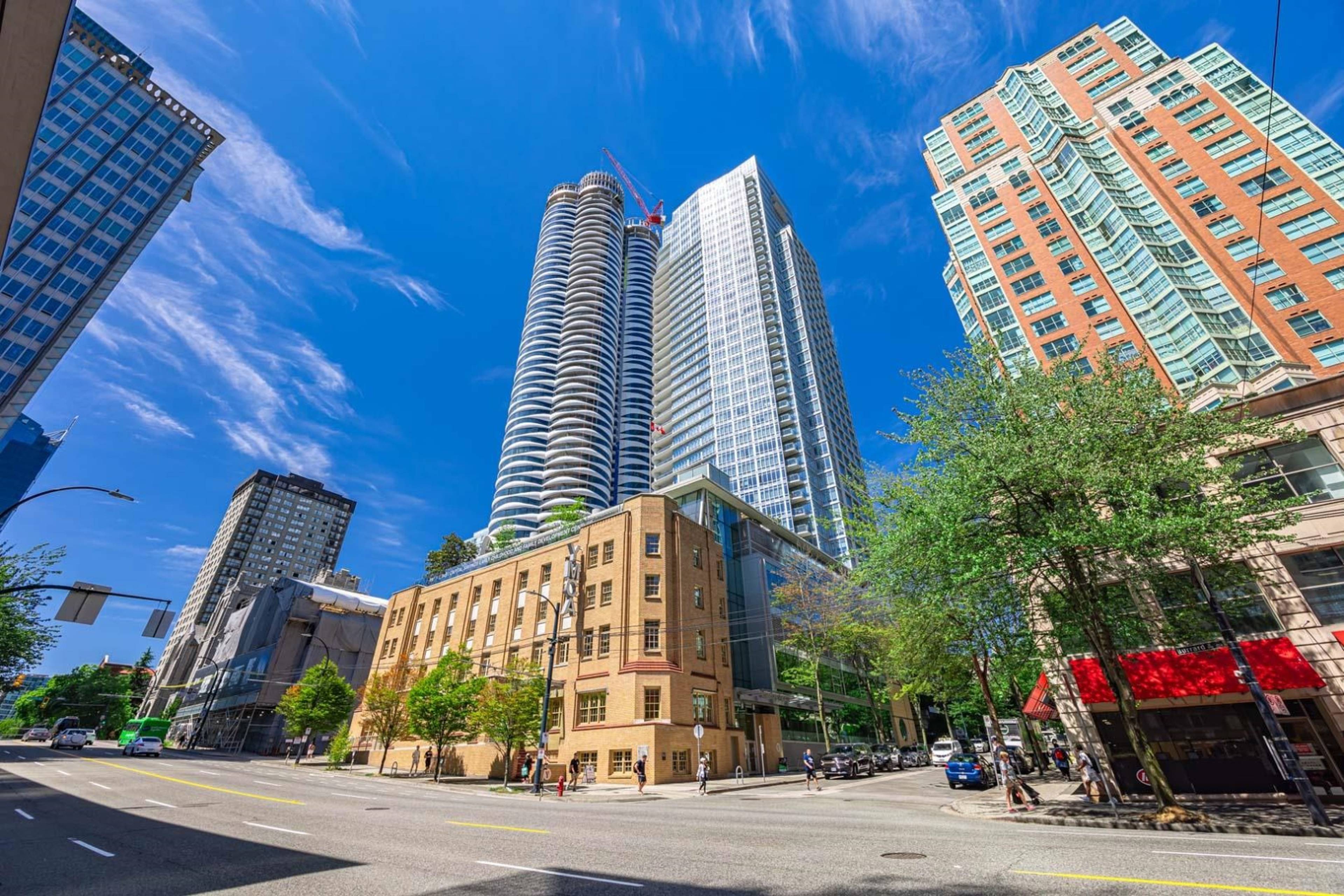 2 室  · 2 卫 for rent $4,000 / 月