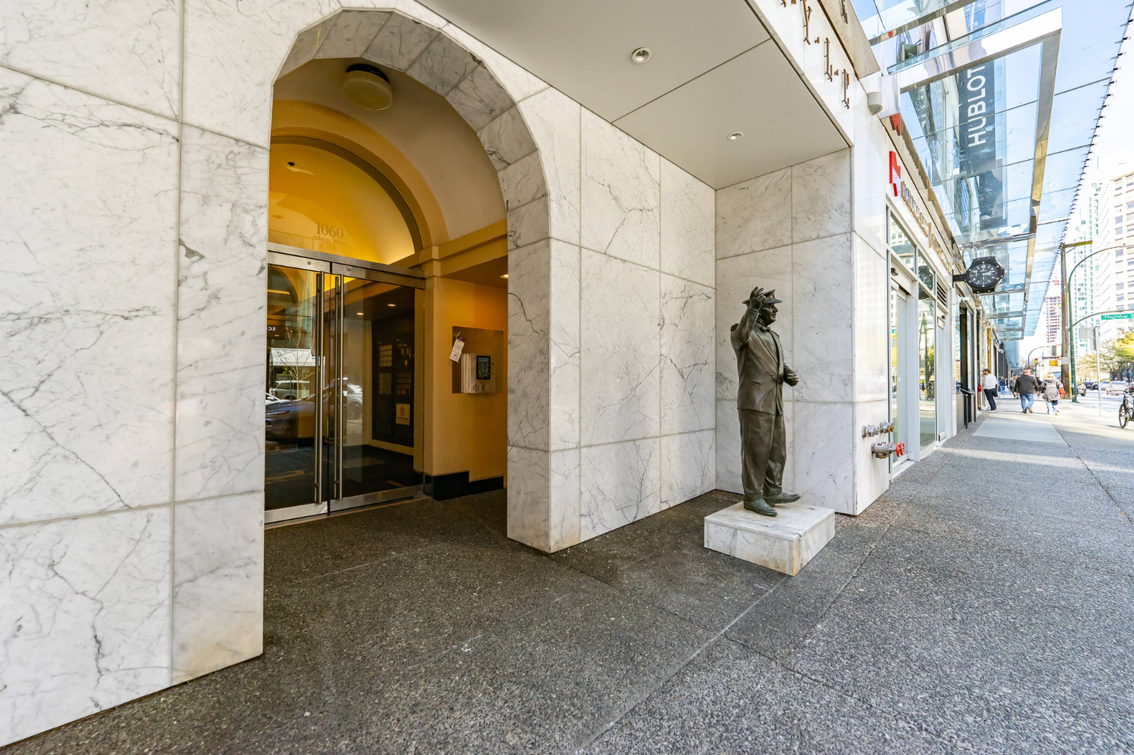 1060 Alberni St 3