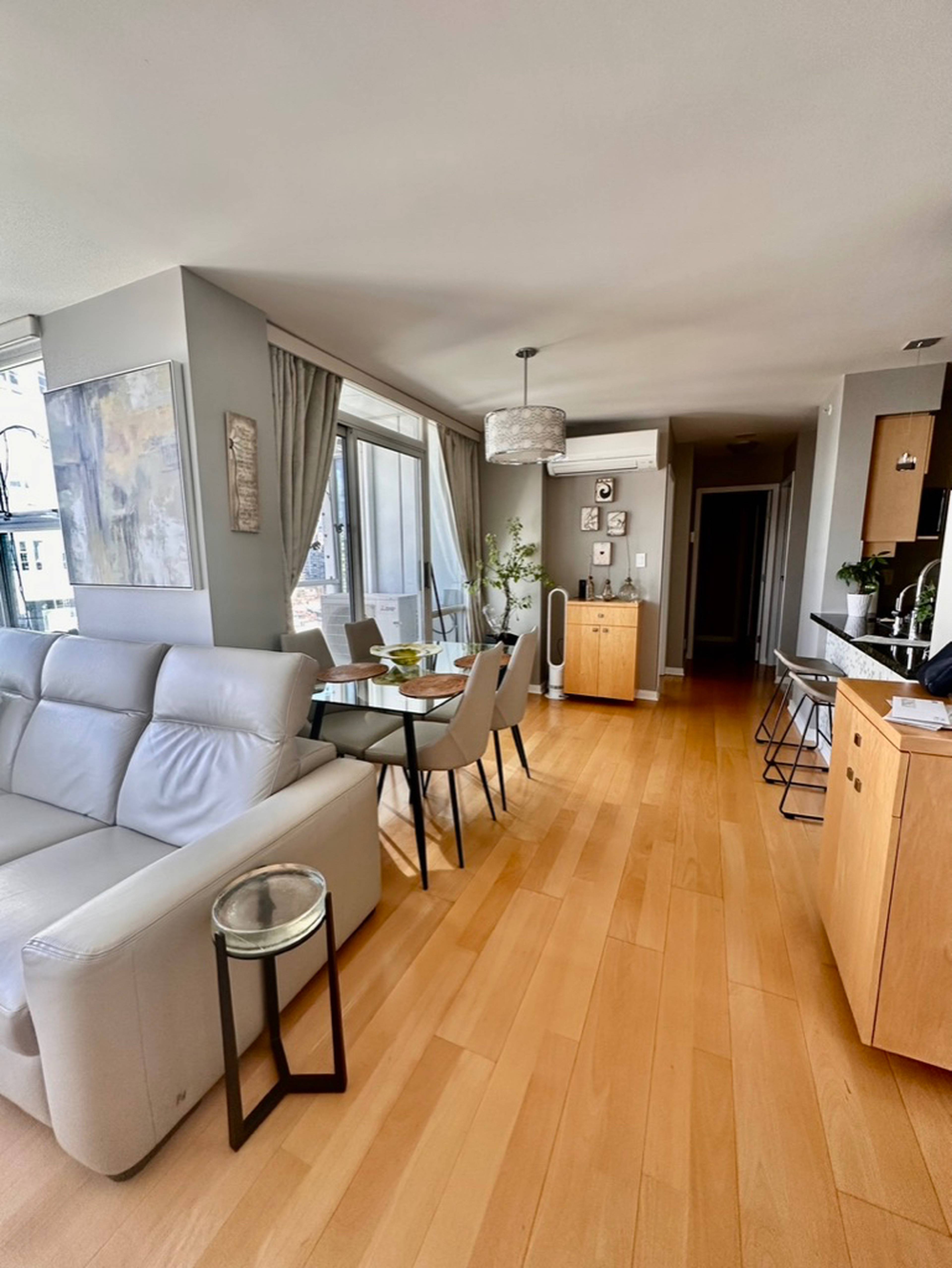 1077 Marinaside Cres 4