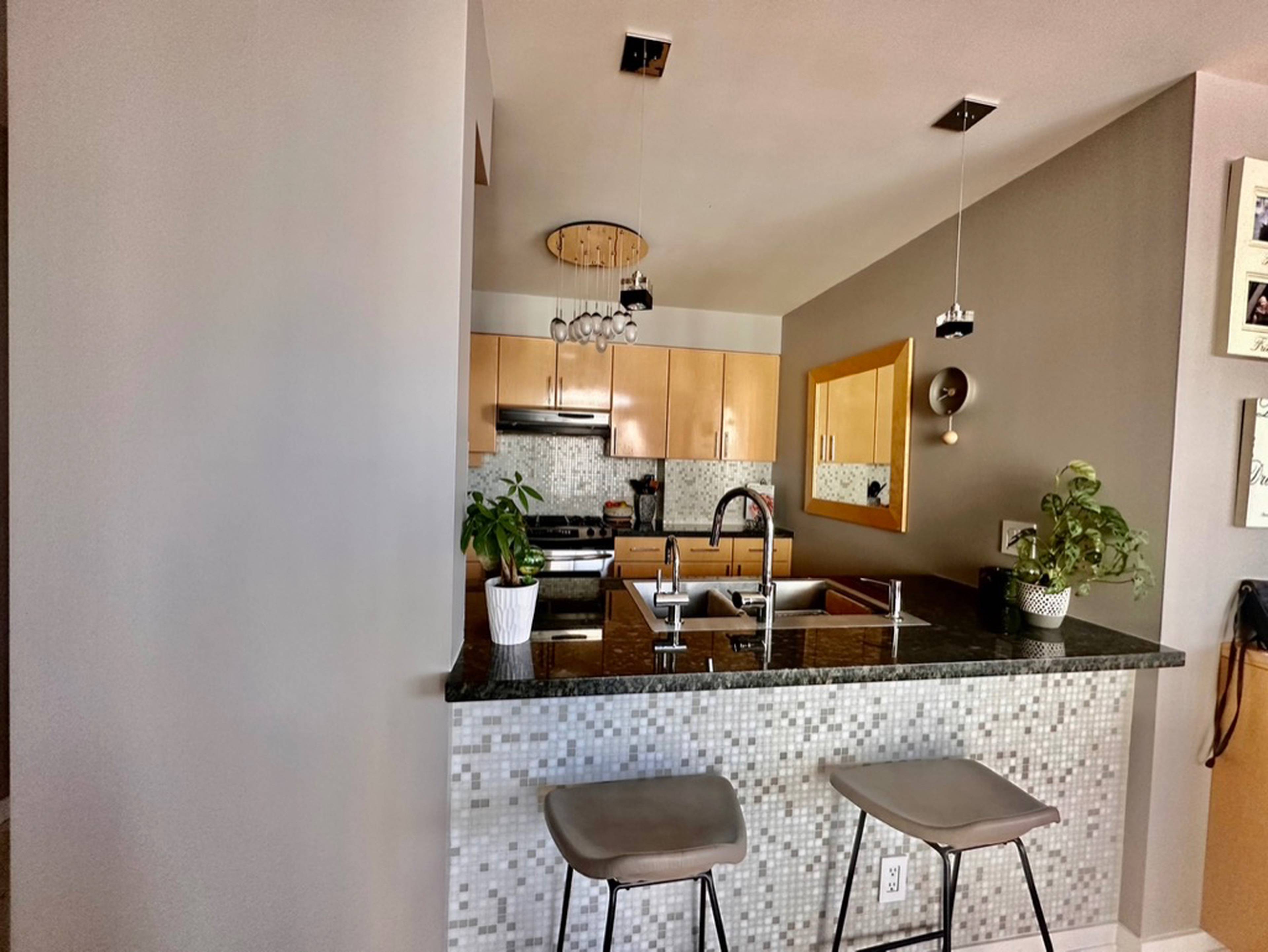1077 Marinaside Cres 6