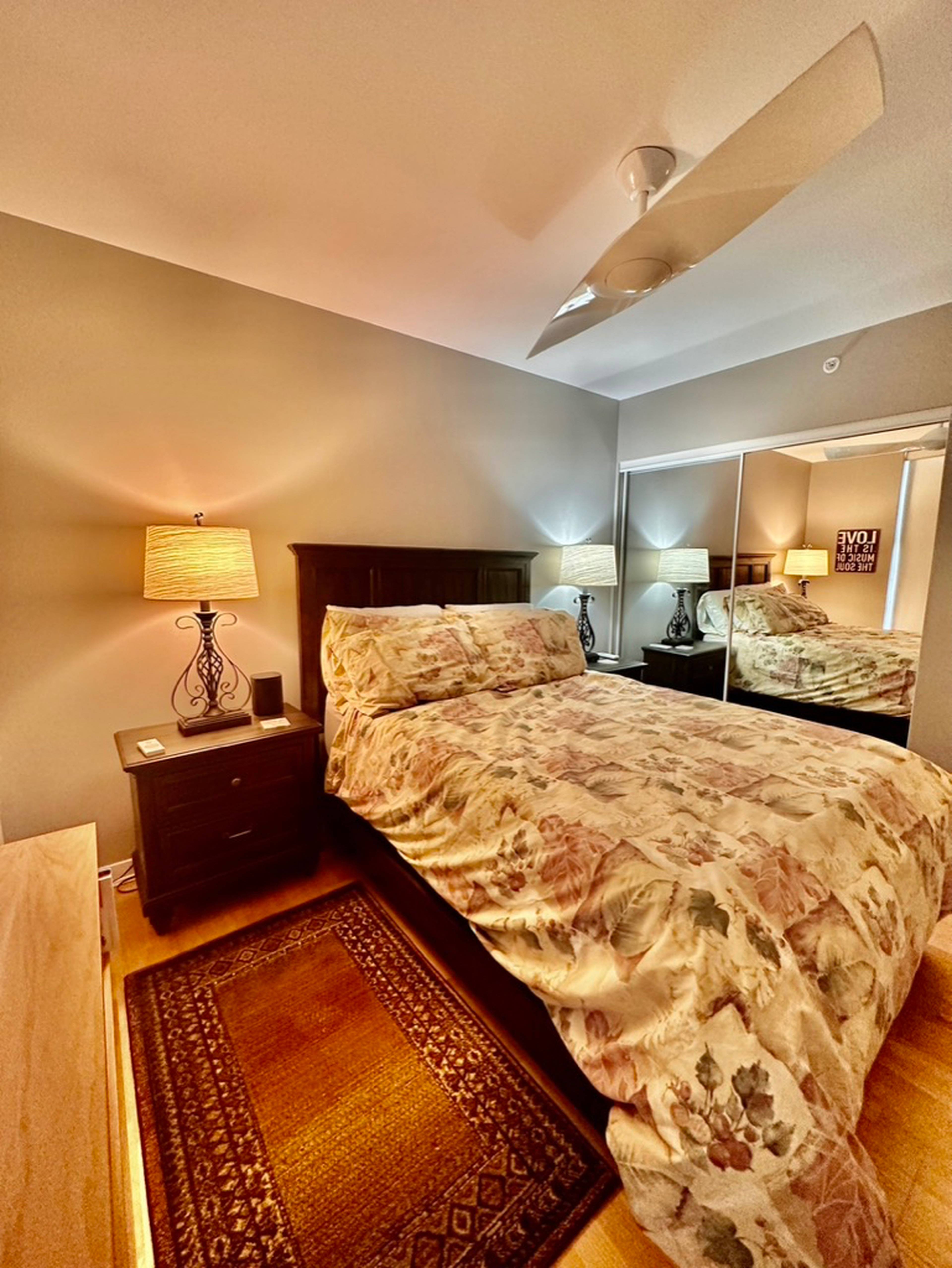 1077 Marinaside Cres 8