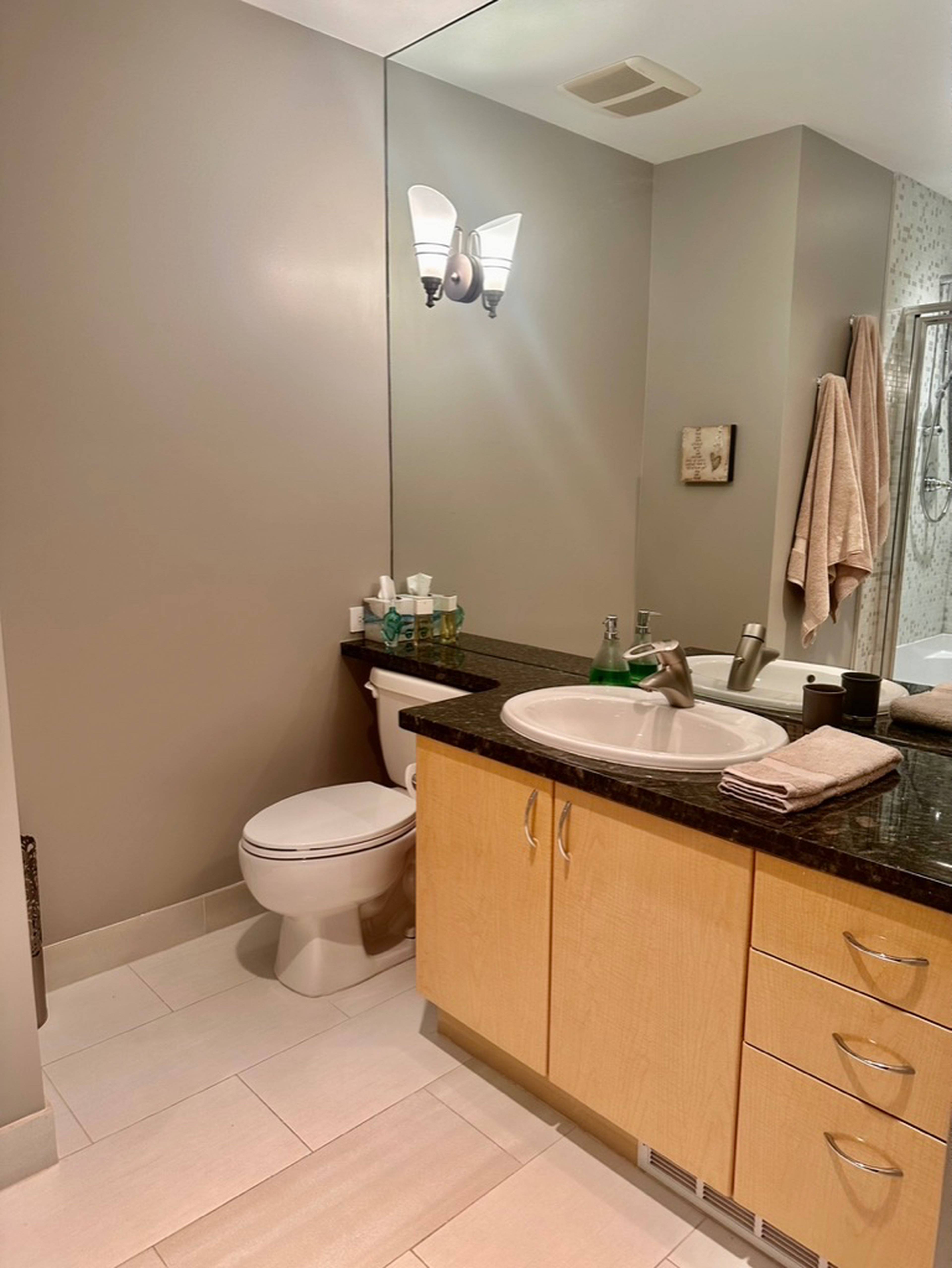 1077 Marinaside Cres 9