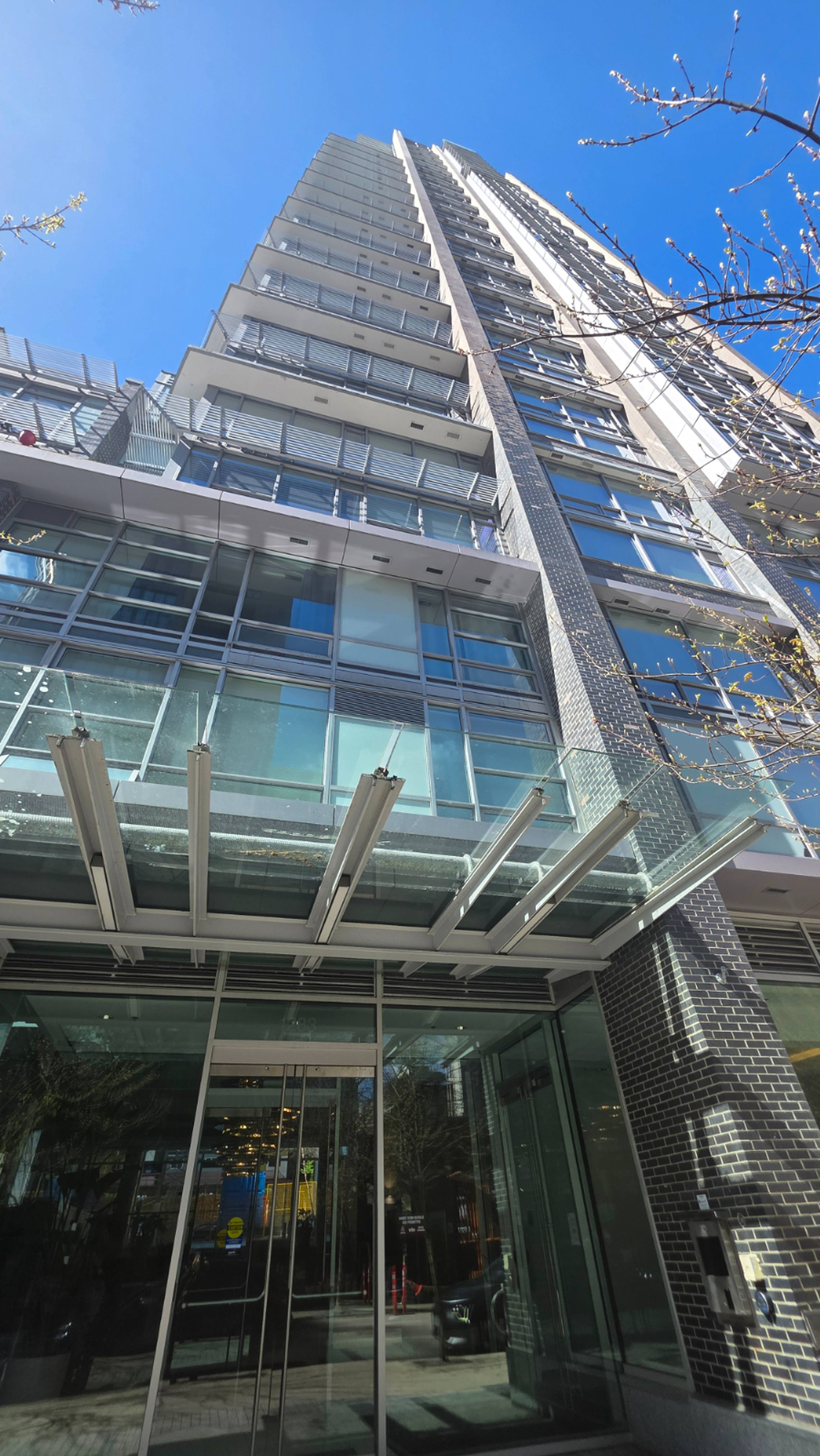 1 ch.  · 1 s. de bains for rent $2,650 / mois