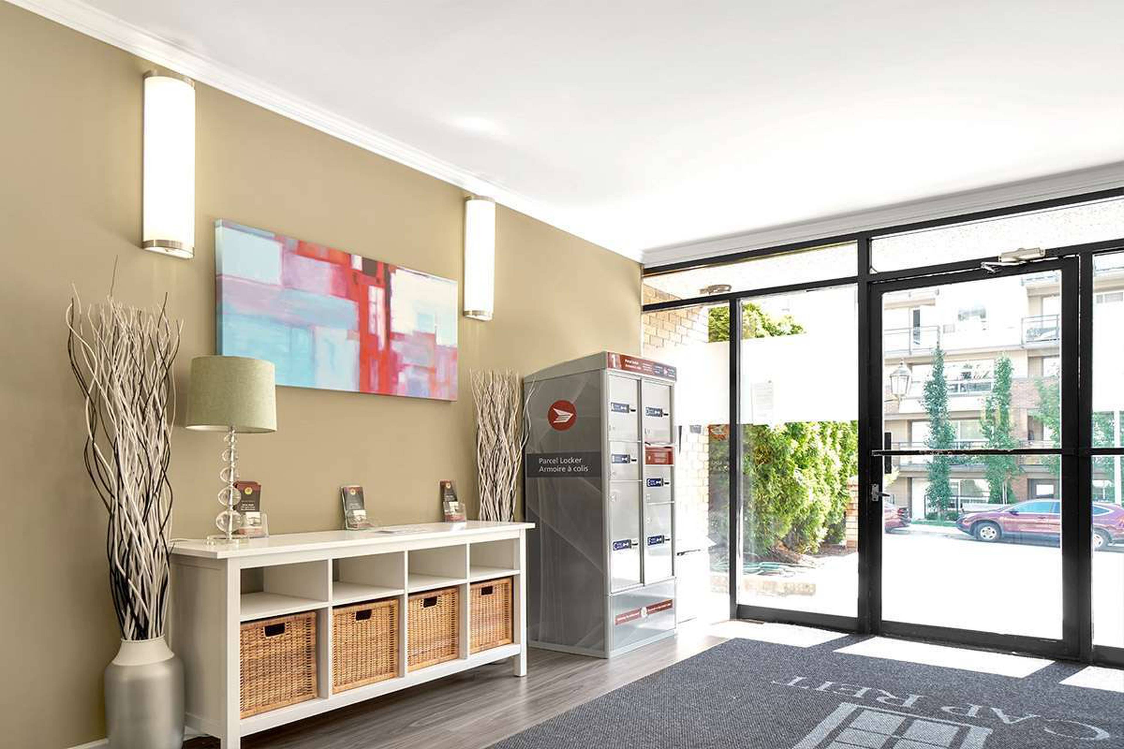 1 ch.  · 1 s. de bains for rent $1,650 / mois