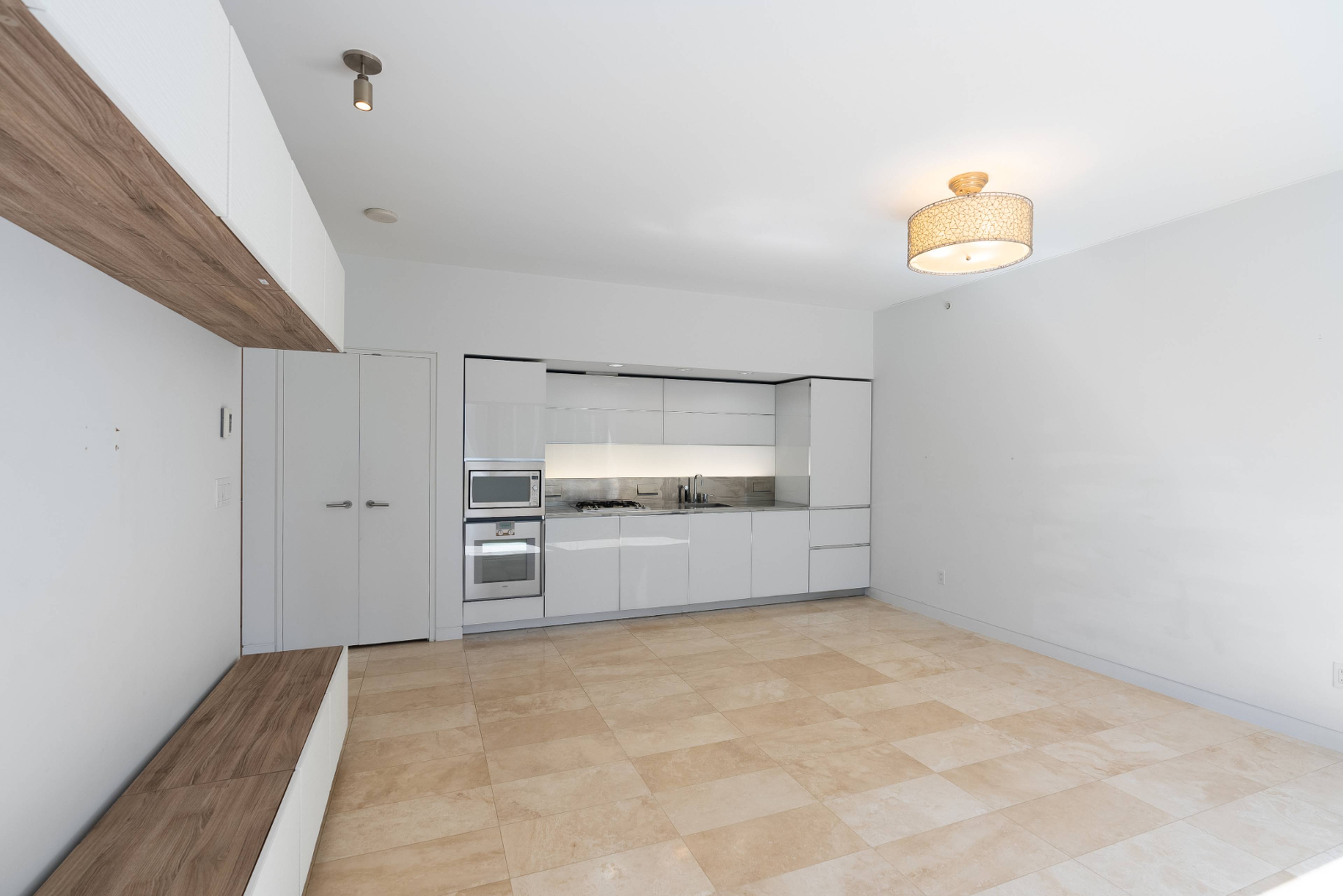 1 室  · 1 卫 for rent $2,800 / 月