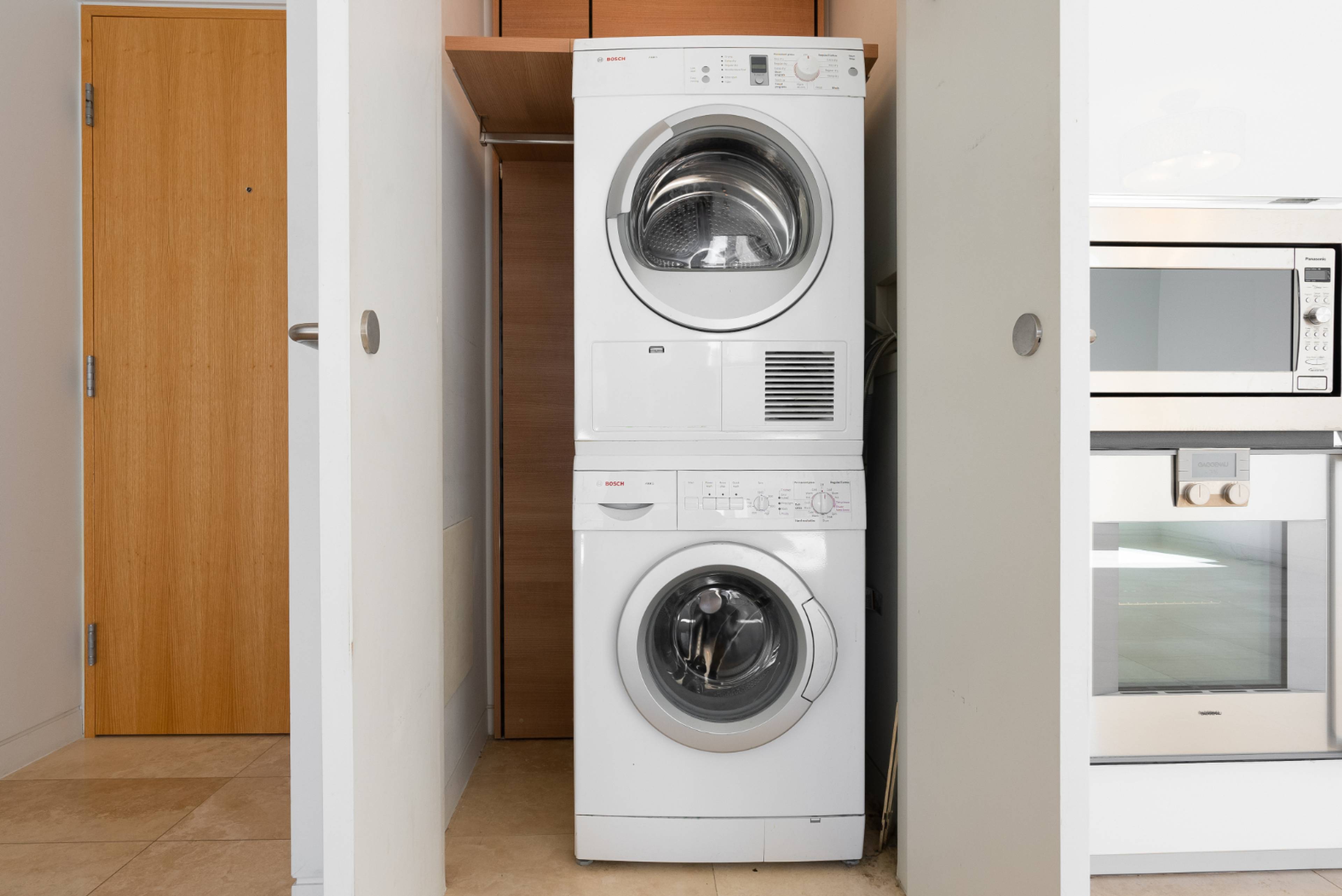 838 W Hastings St 18