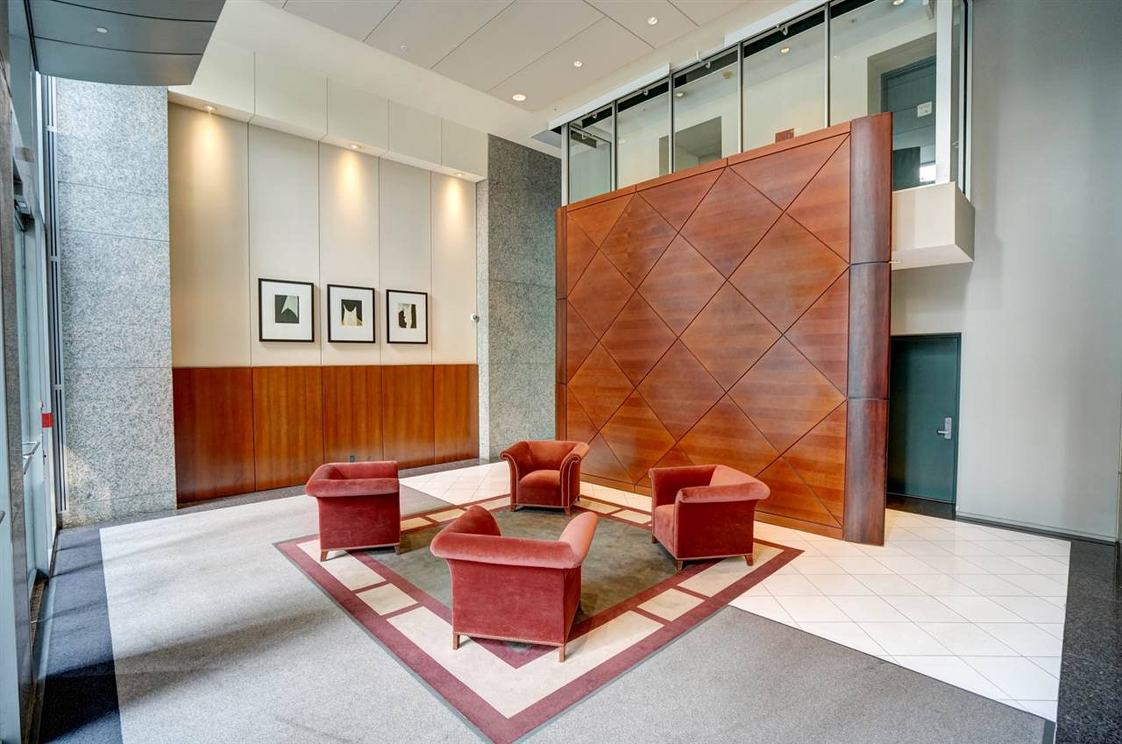 1288 W Georgia St 19