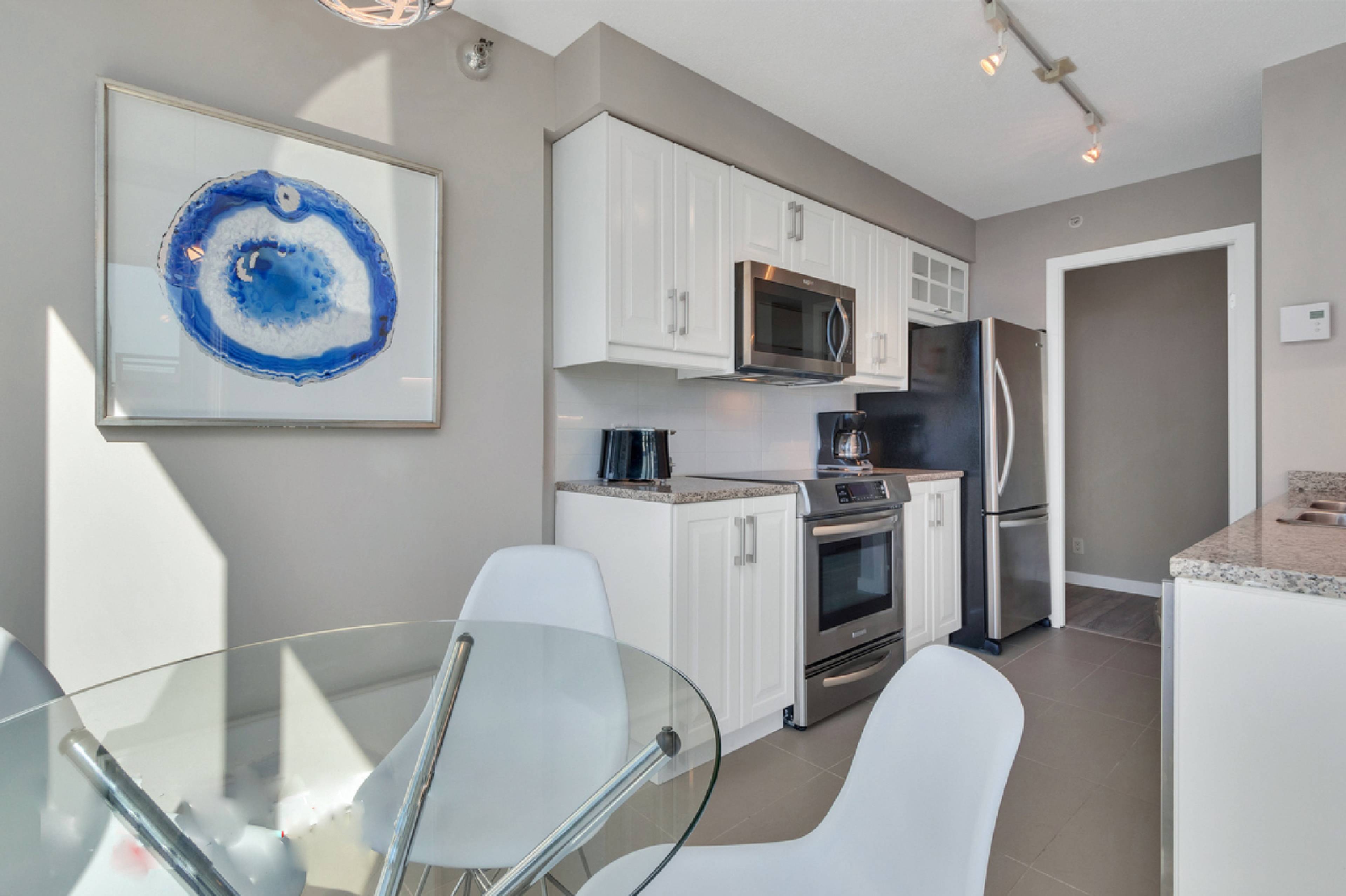 1288 W Georgia St 10