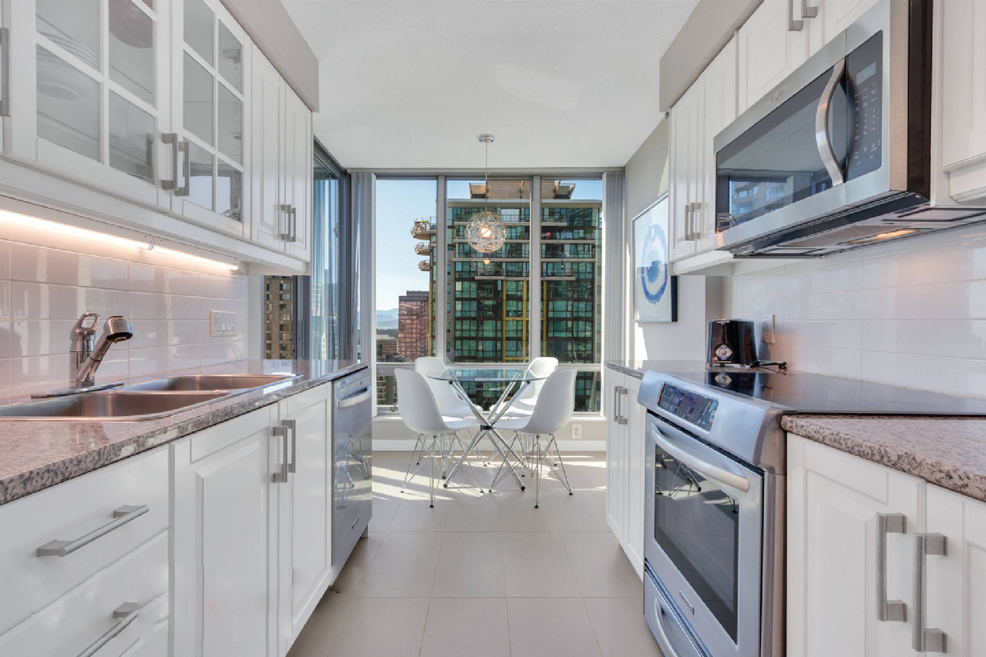 1288 W Georgia St 12