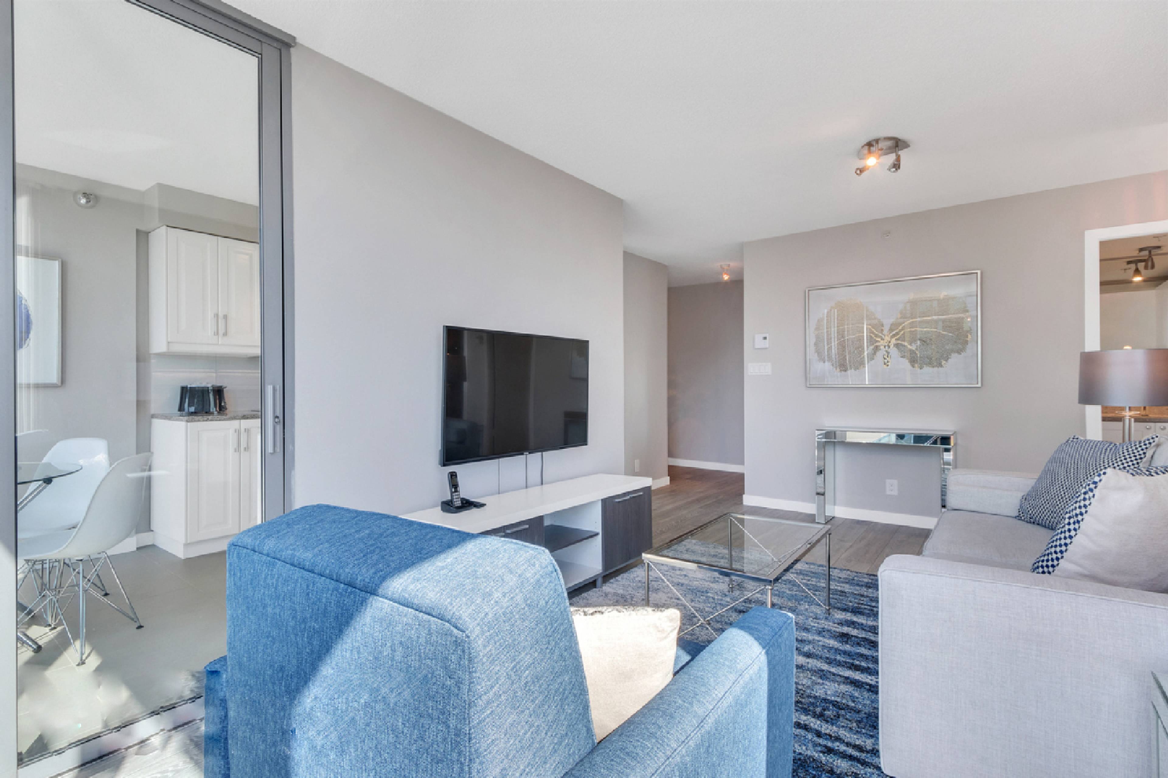 1288 W Georgia St 14