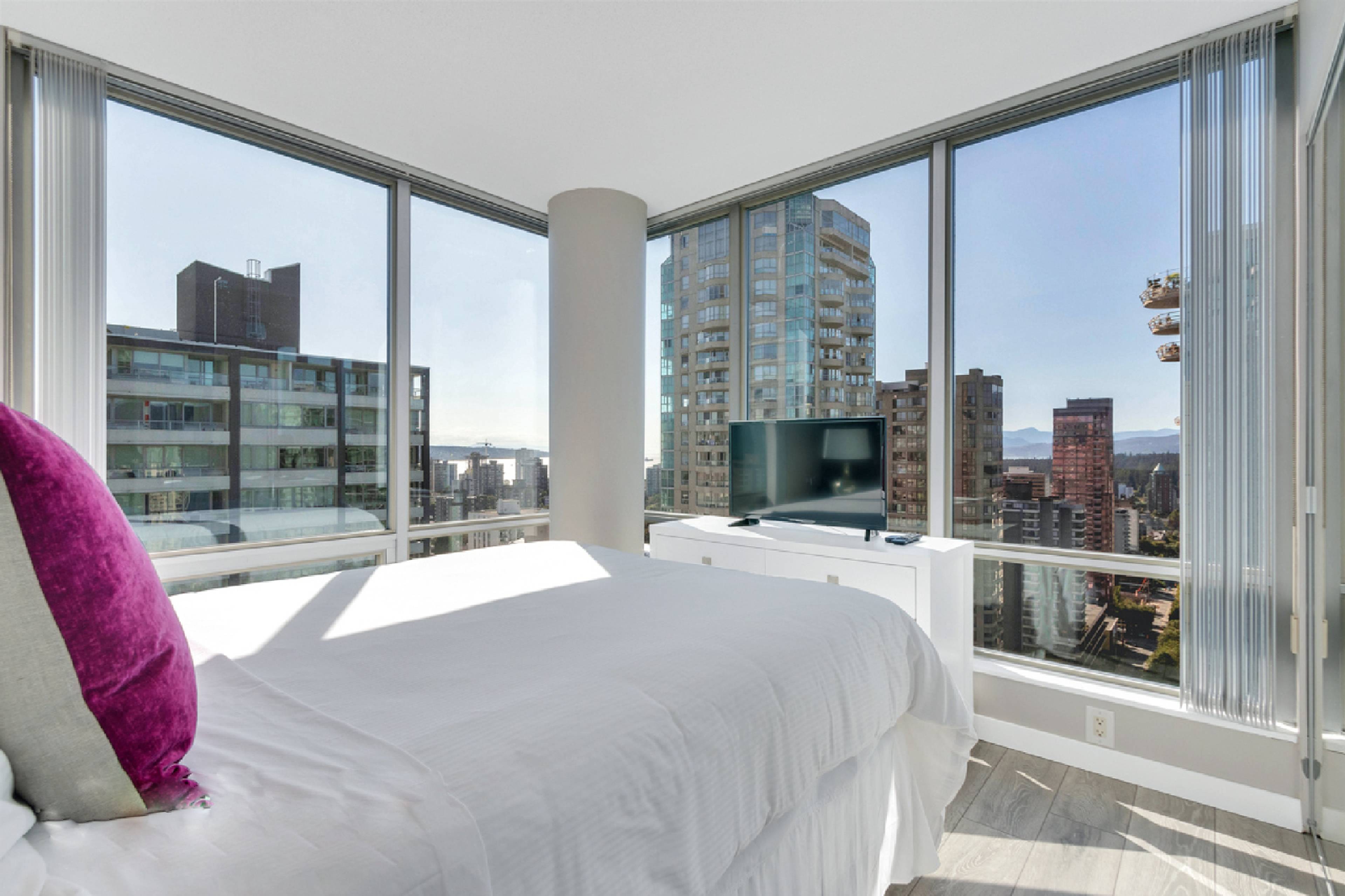 1288 W Georgia St 17