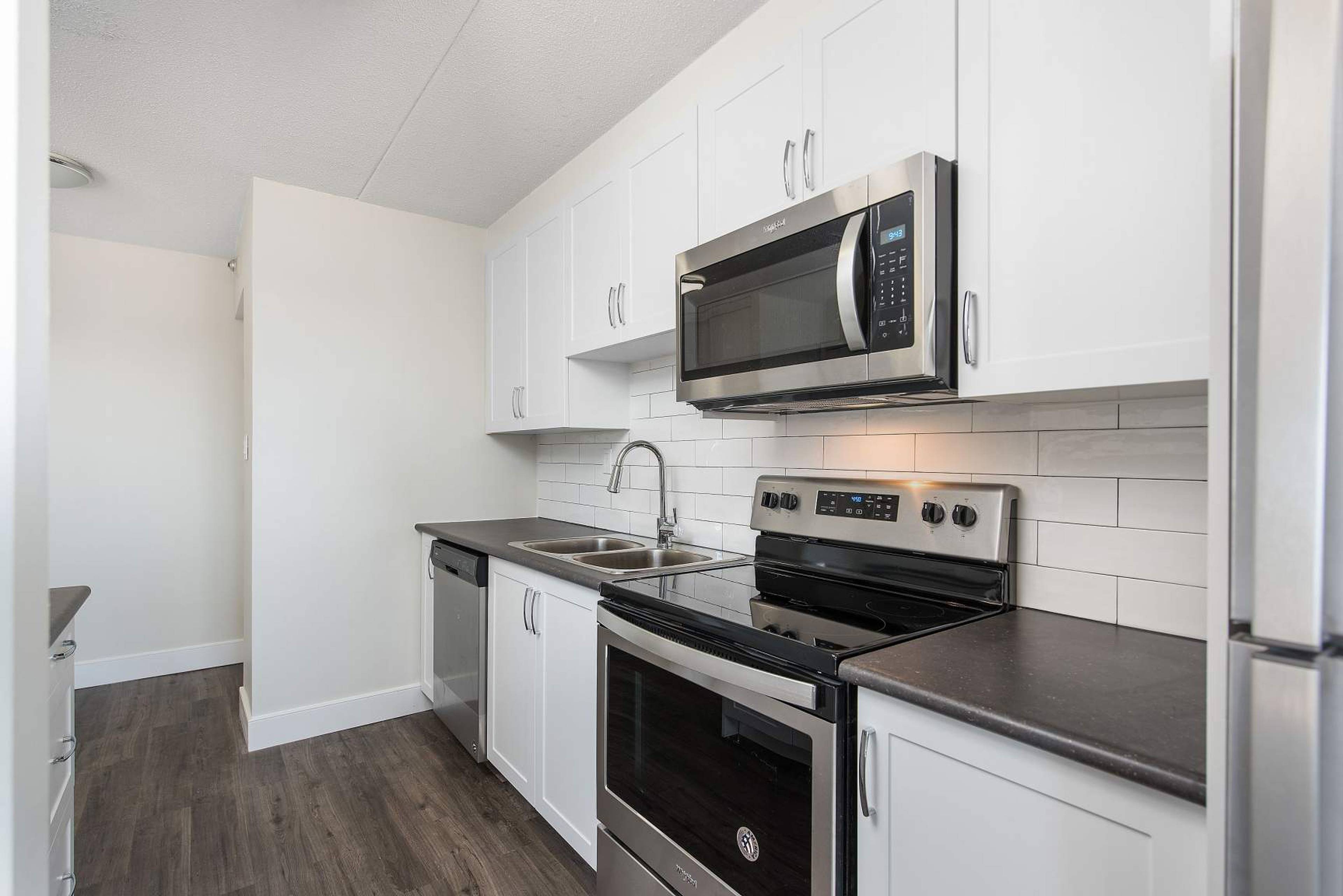 1 室  · 1 卫 for rent $1,749 / 月