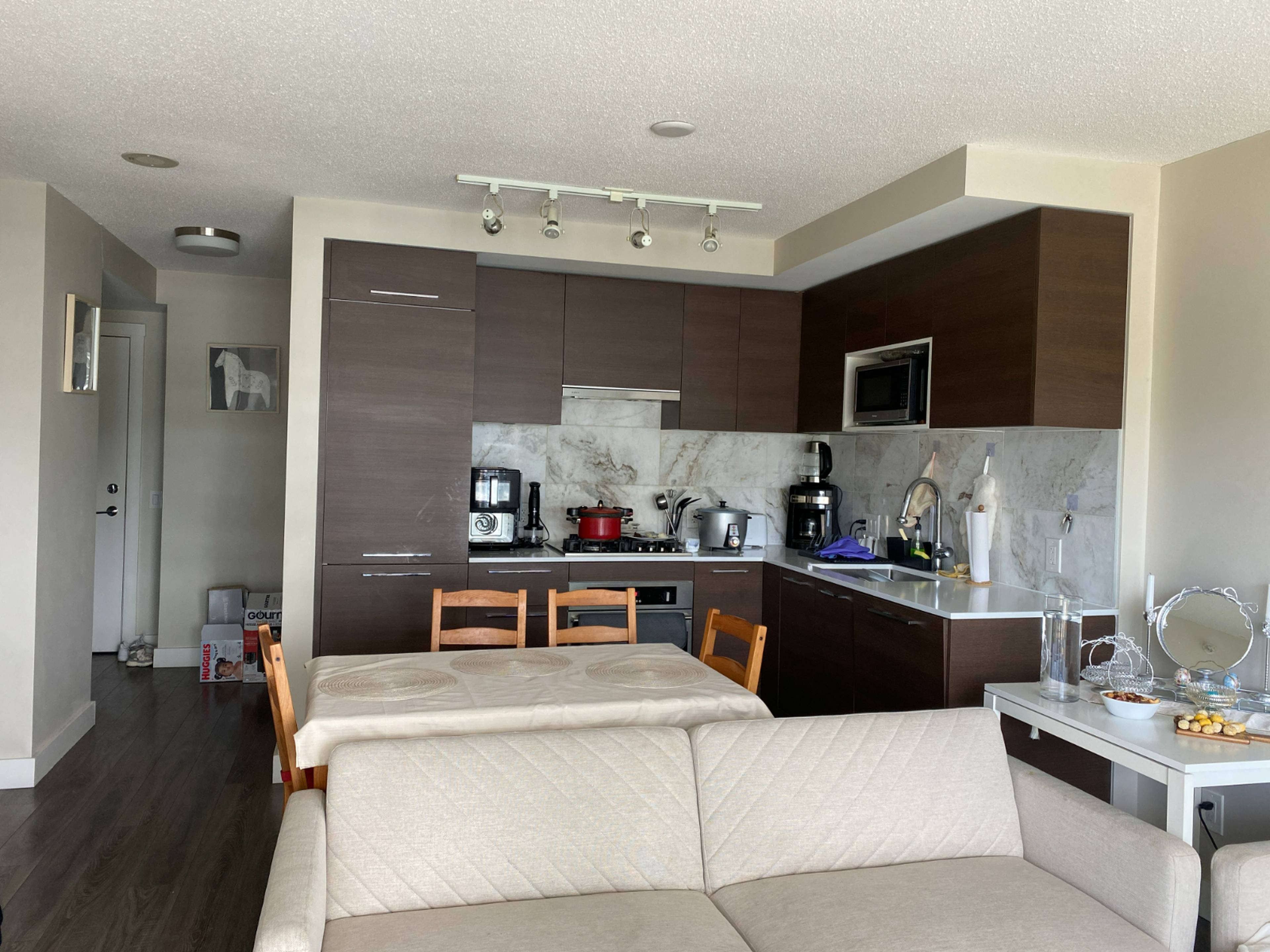 602 Como Lake Ave 4
