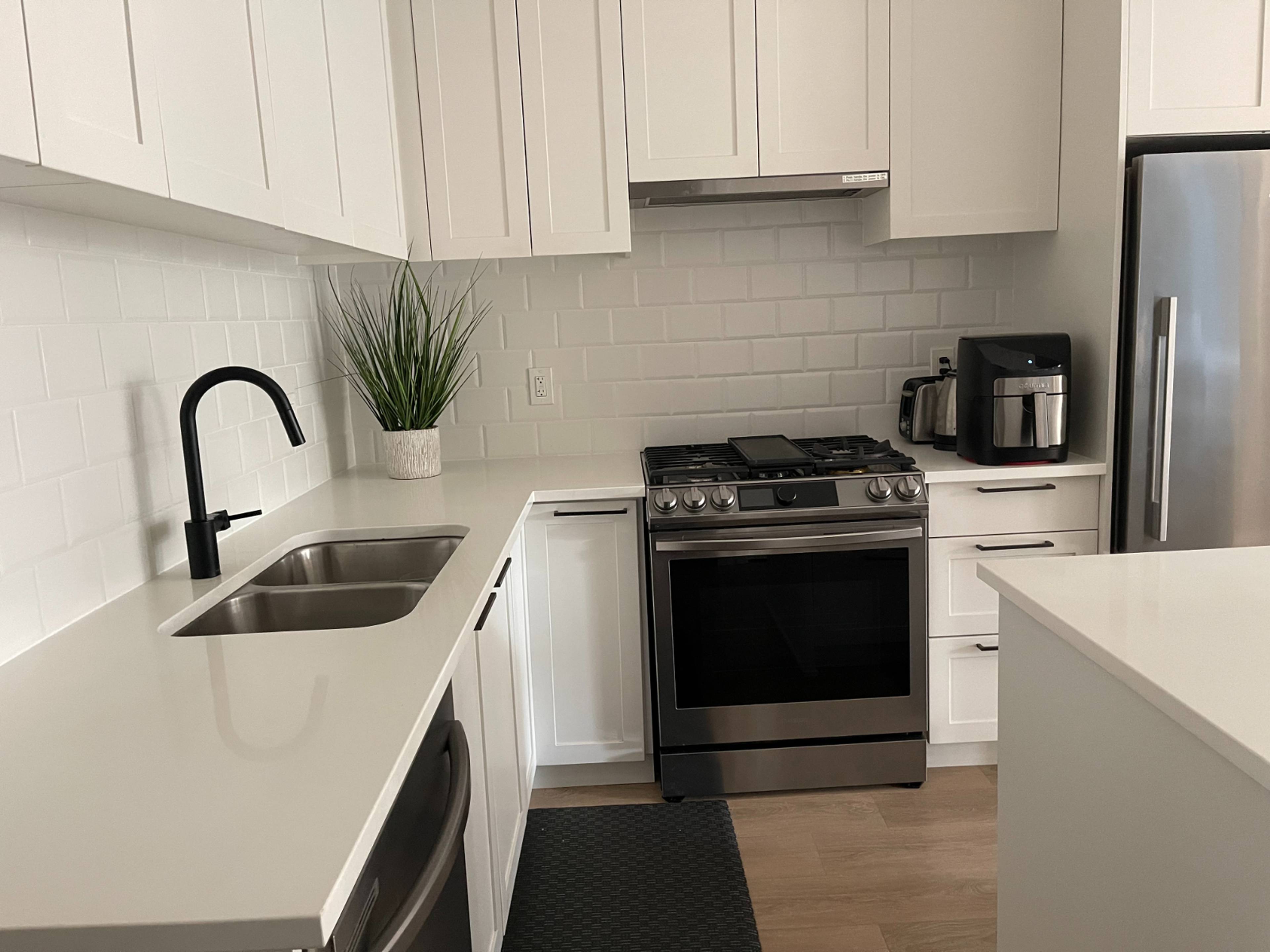 5415 Brydon Cres 4