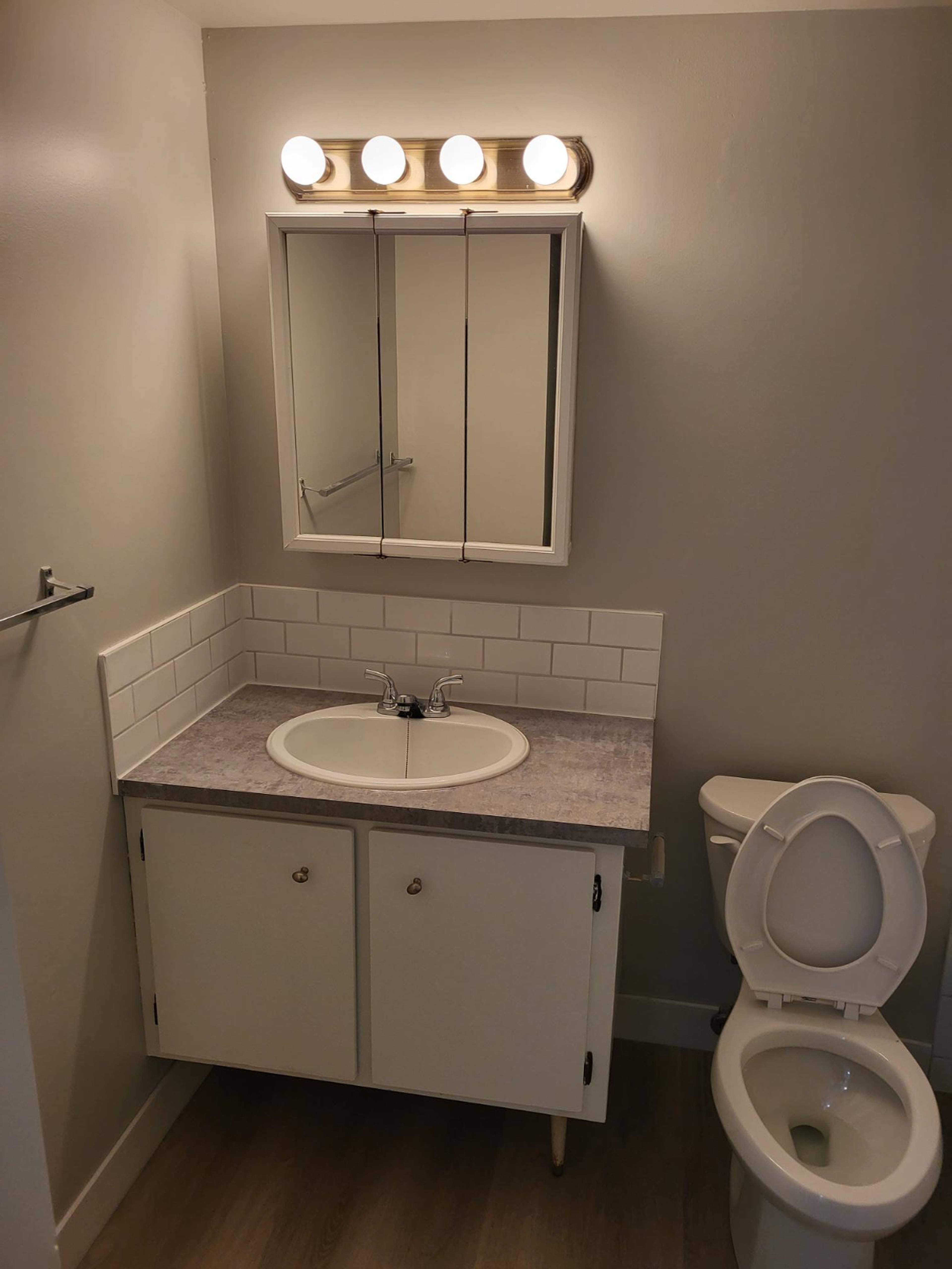 131 6th St W 5