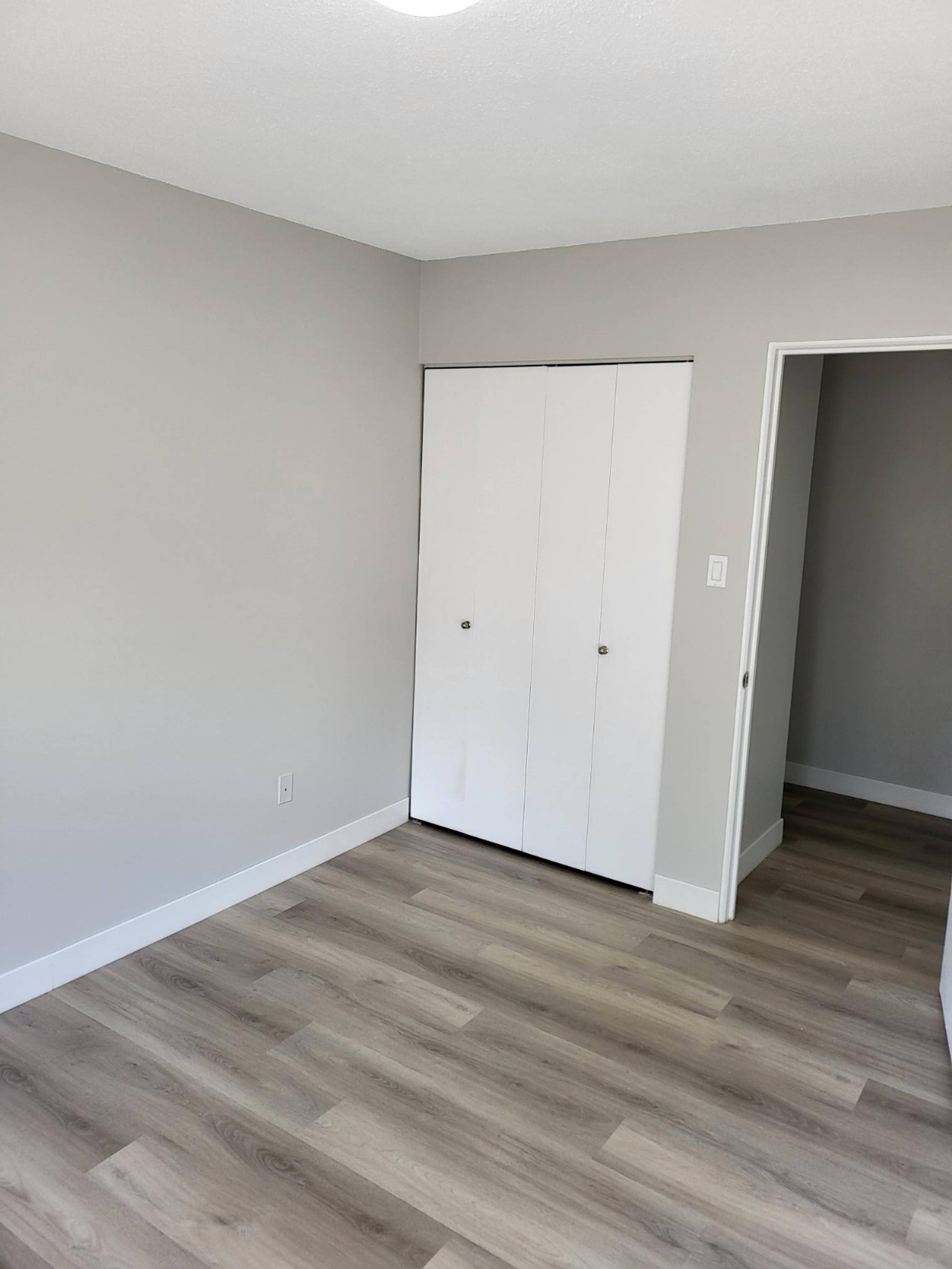131 6th St W 9