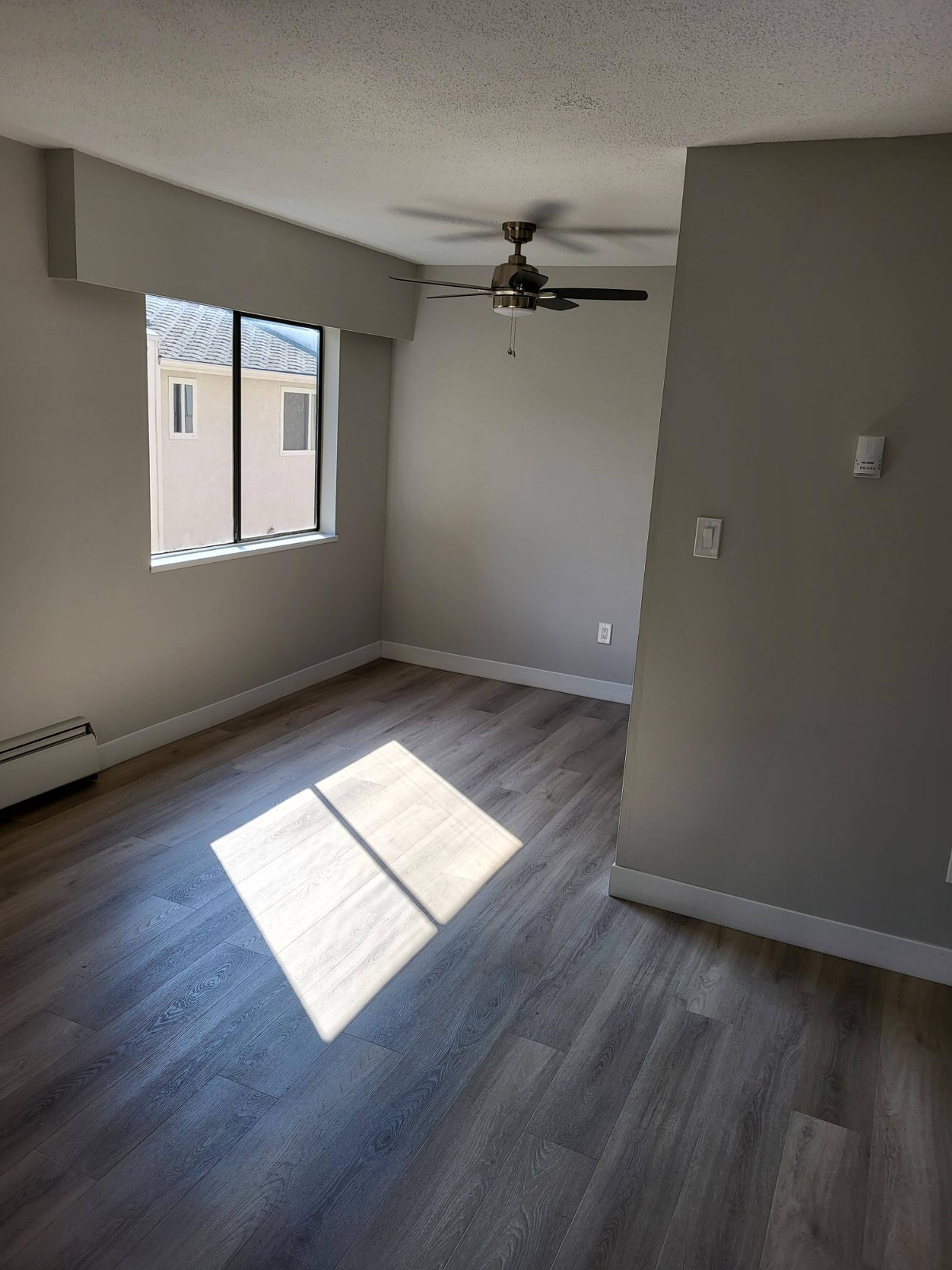 131 6th St W 11