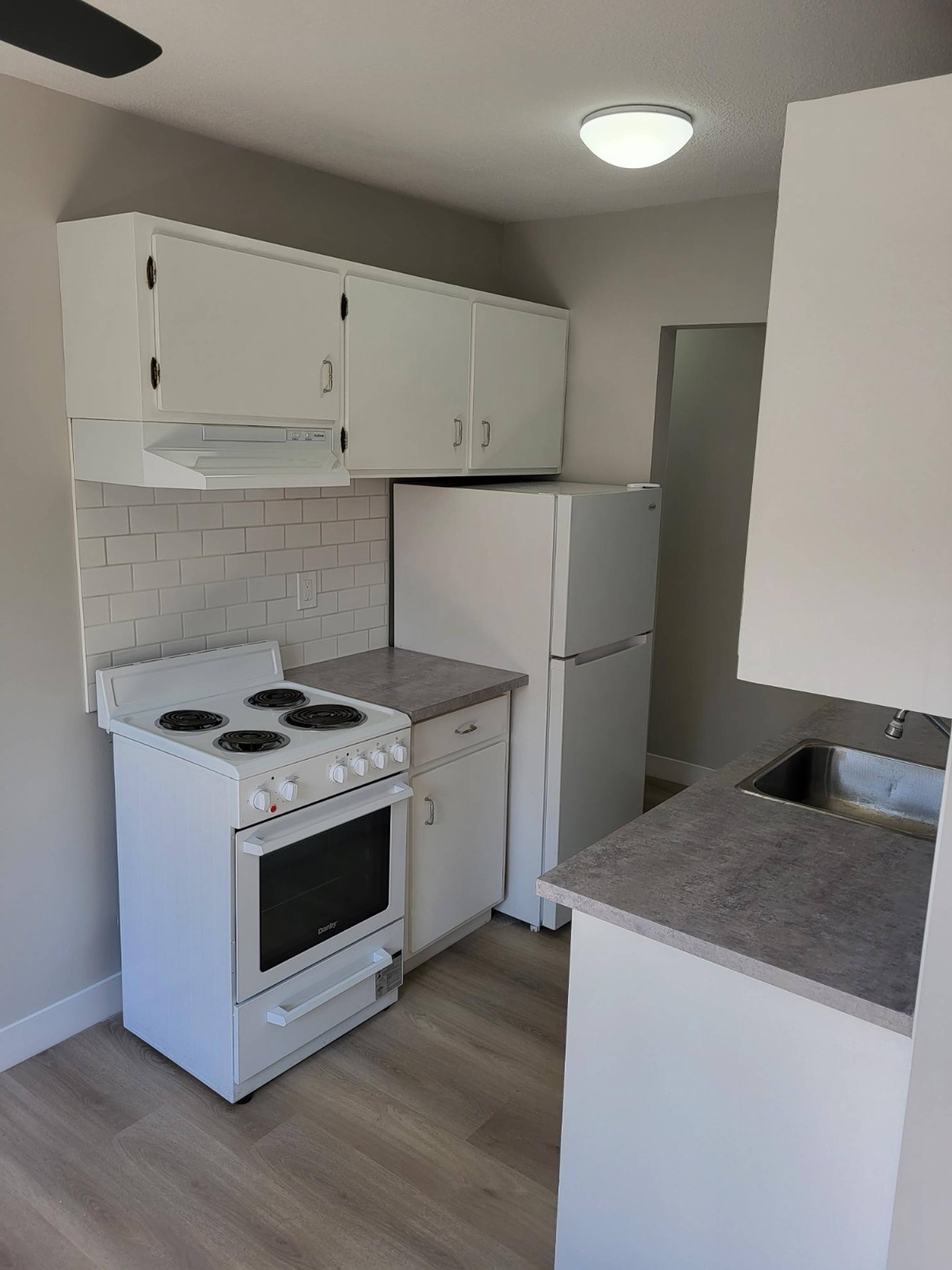 131 6th St W 15