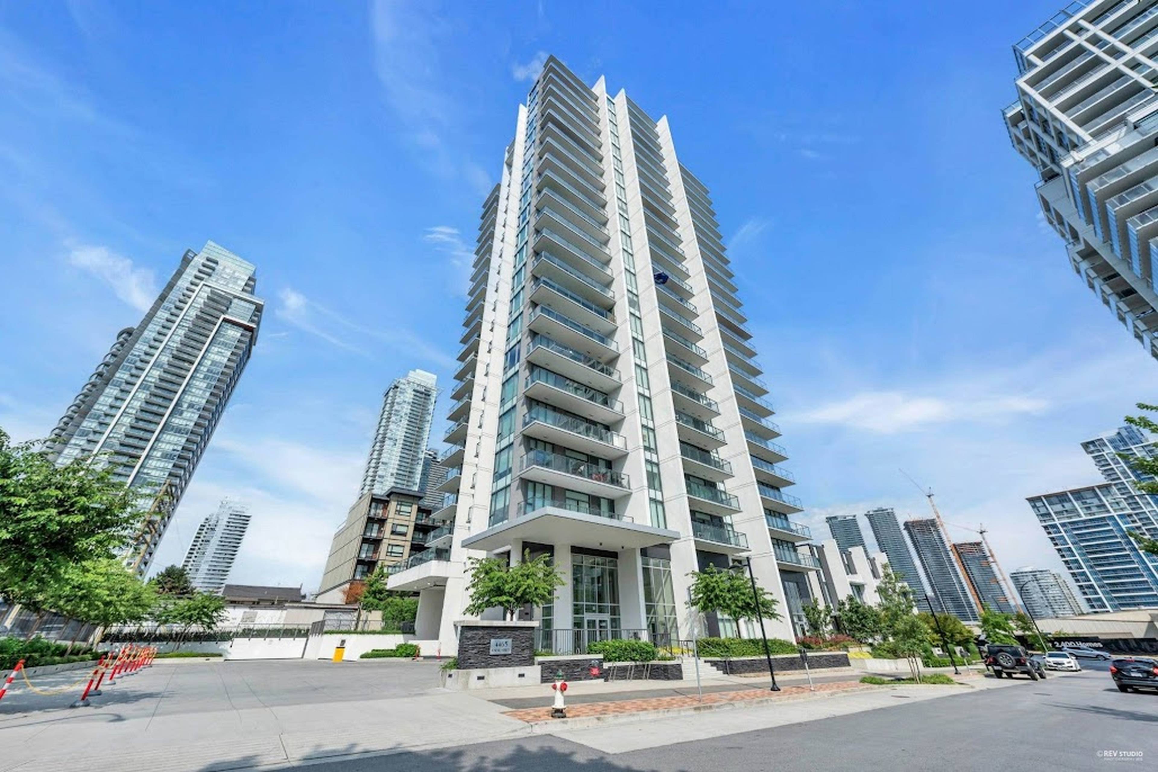 3 室  · 4 卫 for rent $12,500 / 月