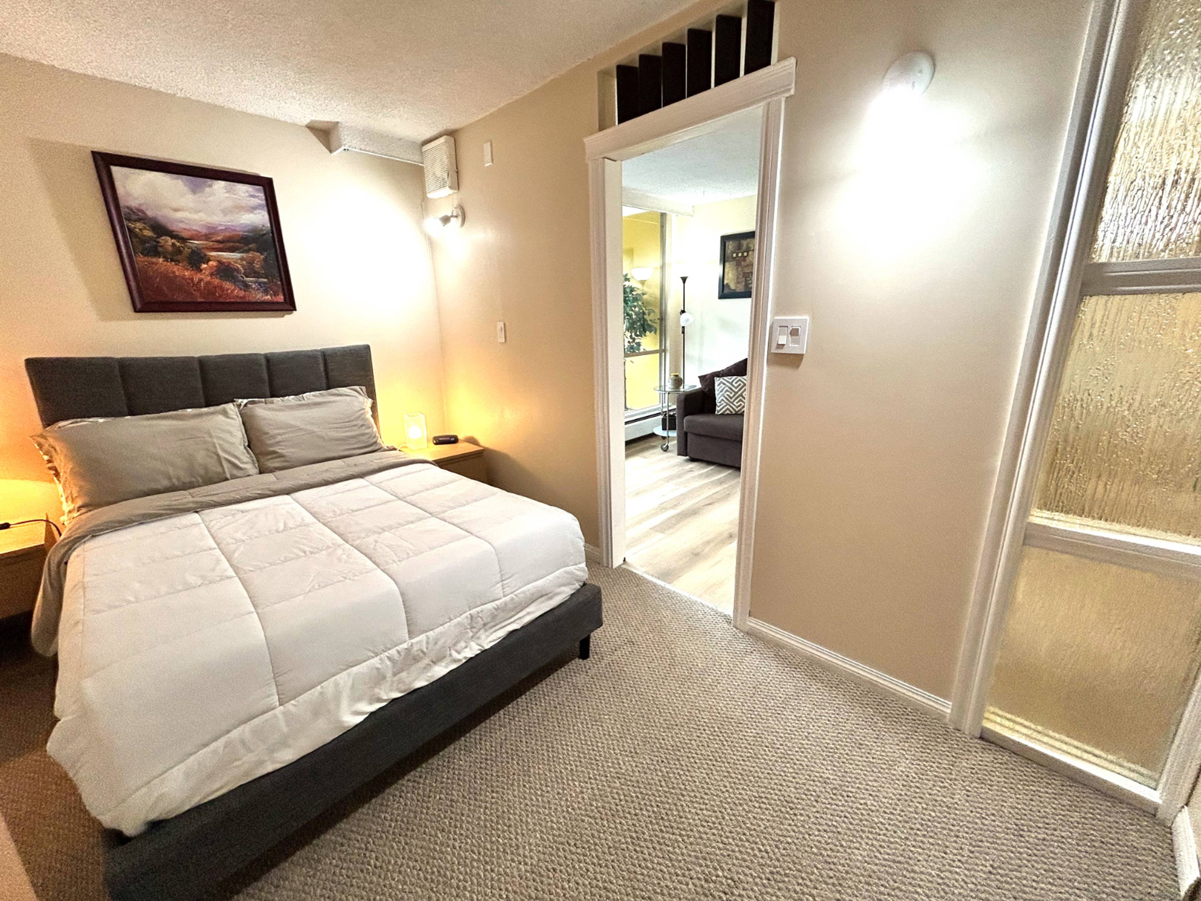 2012 Fullerton Ave 8