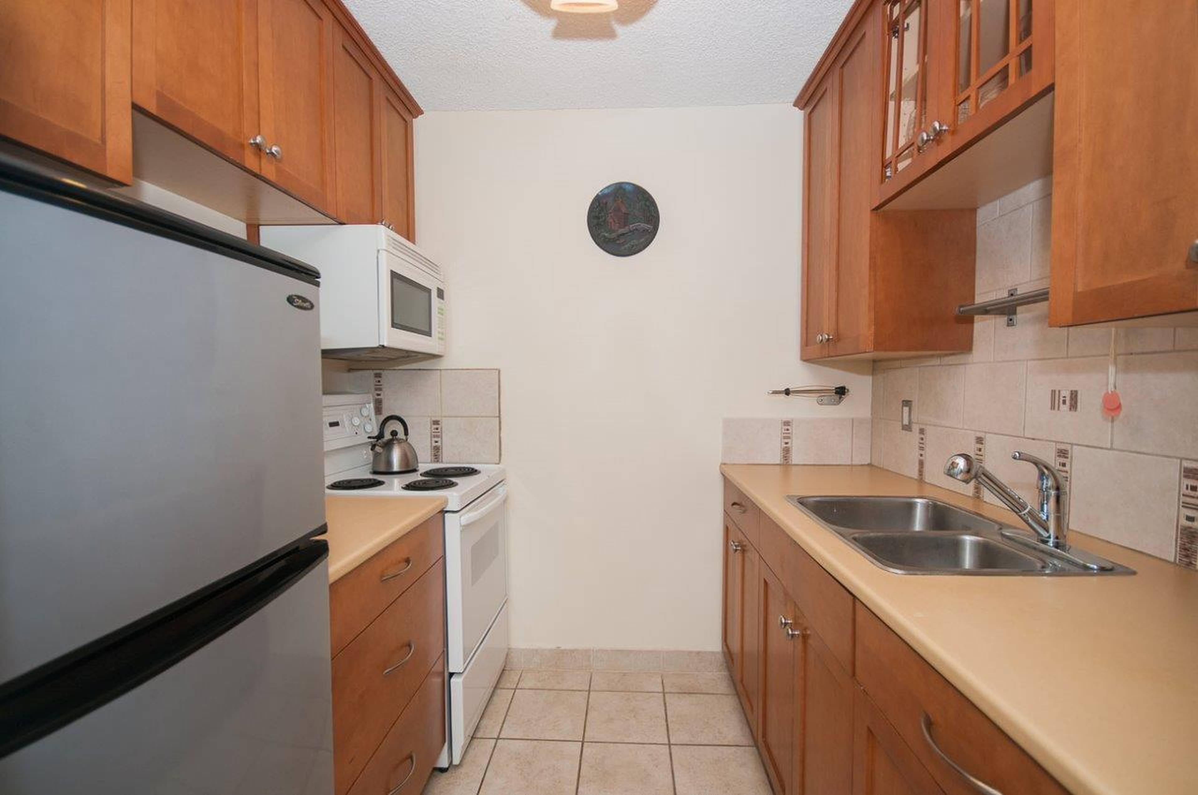 2012 Fullerton Ave 7