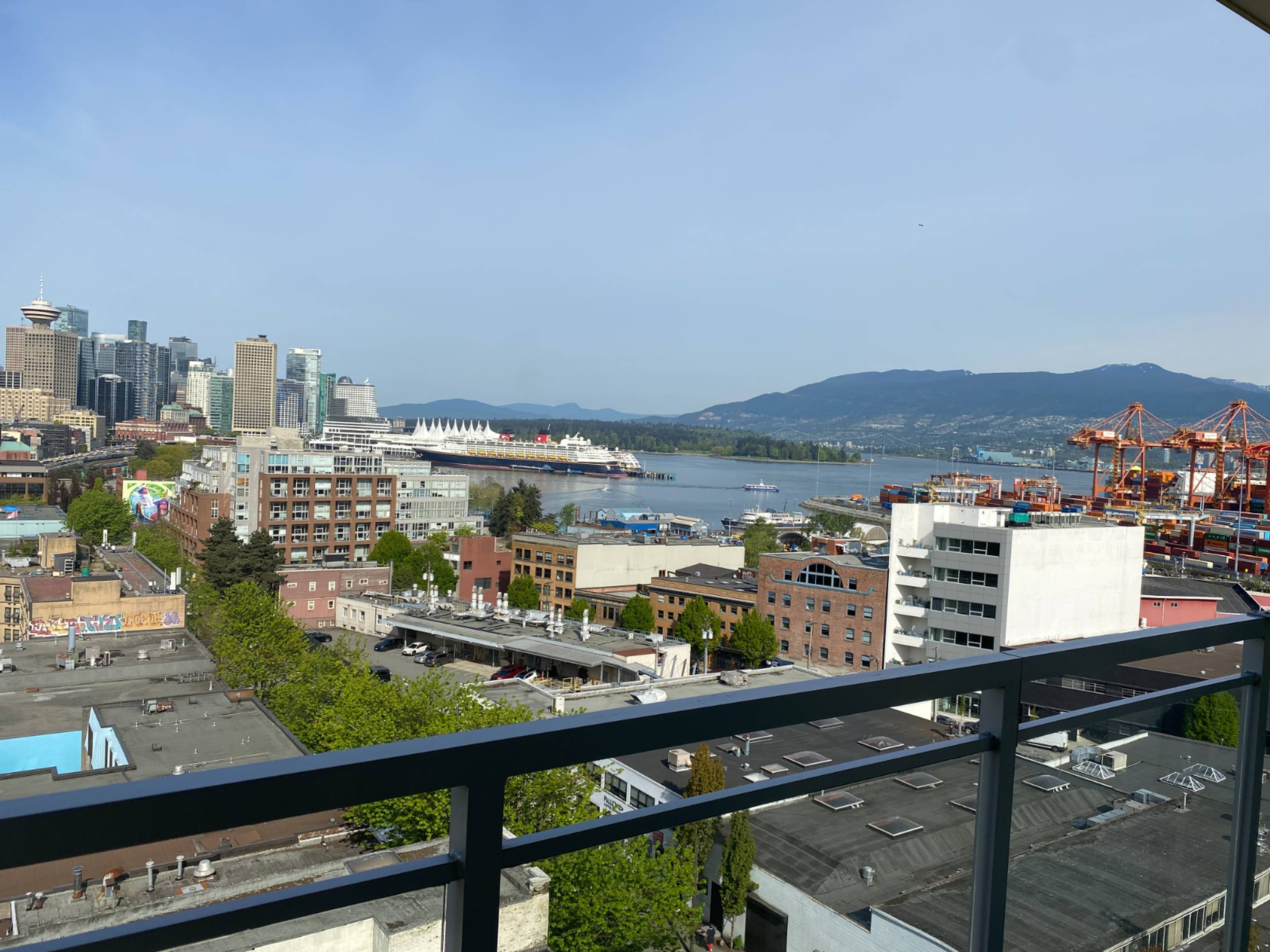 124 Dunlevy Ave 11