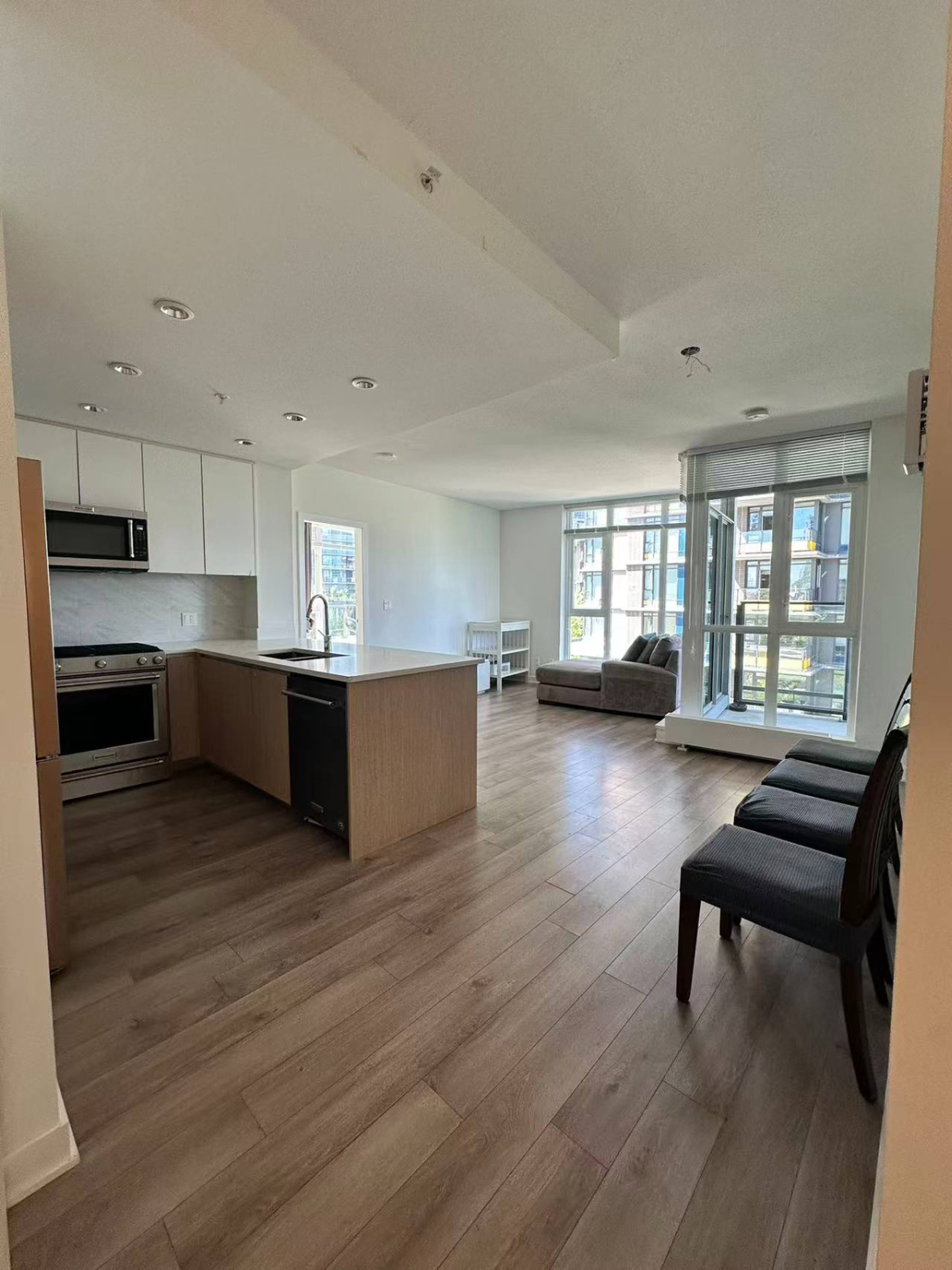 2 ch.  · 2 s. de bains for rent $2,650 / mois