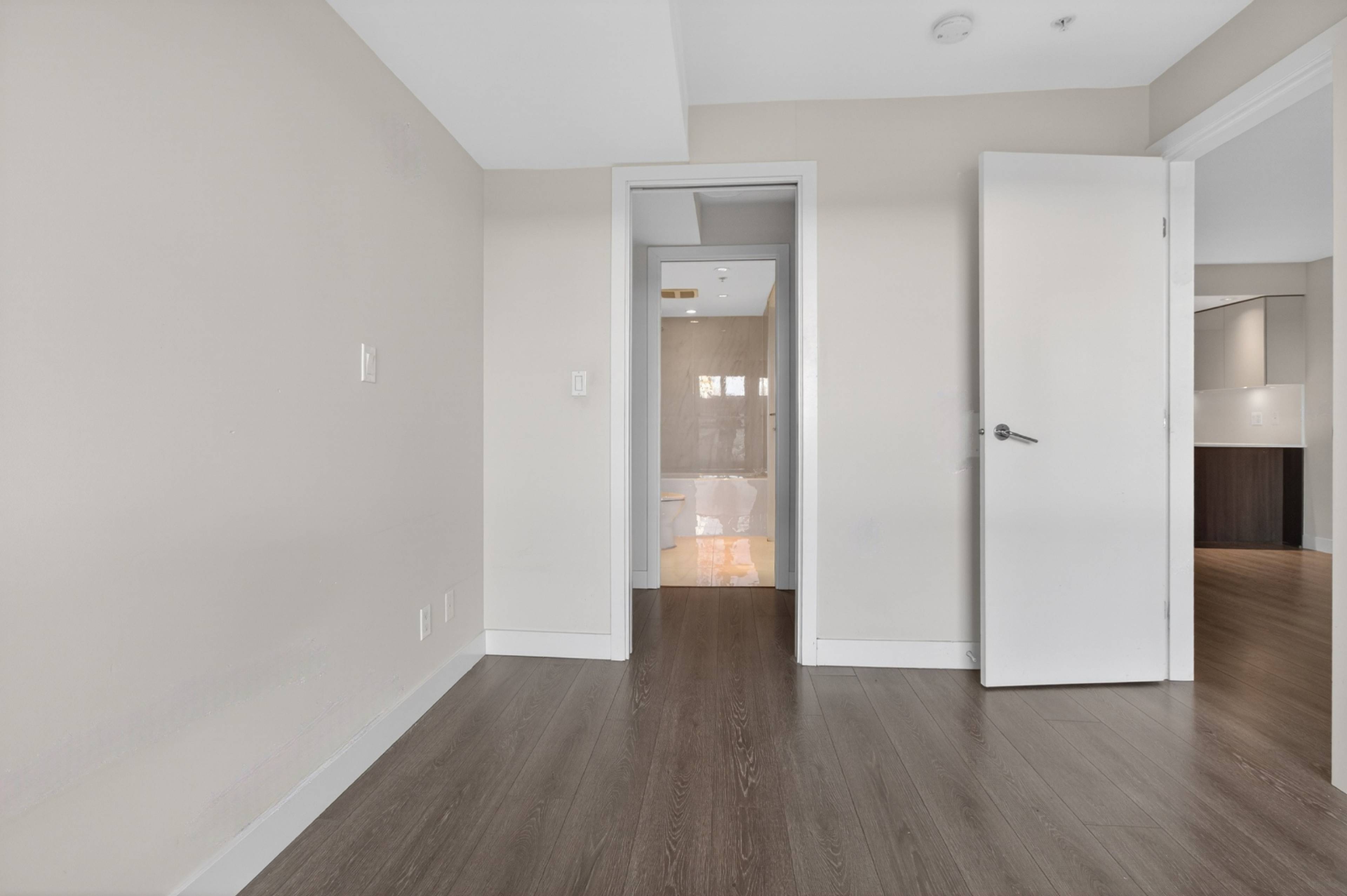 1588 Hastings St E 10