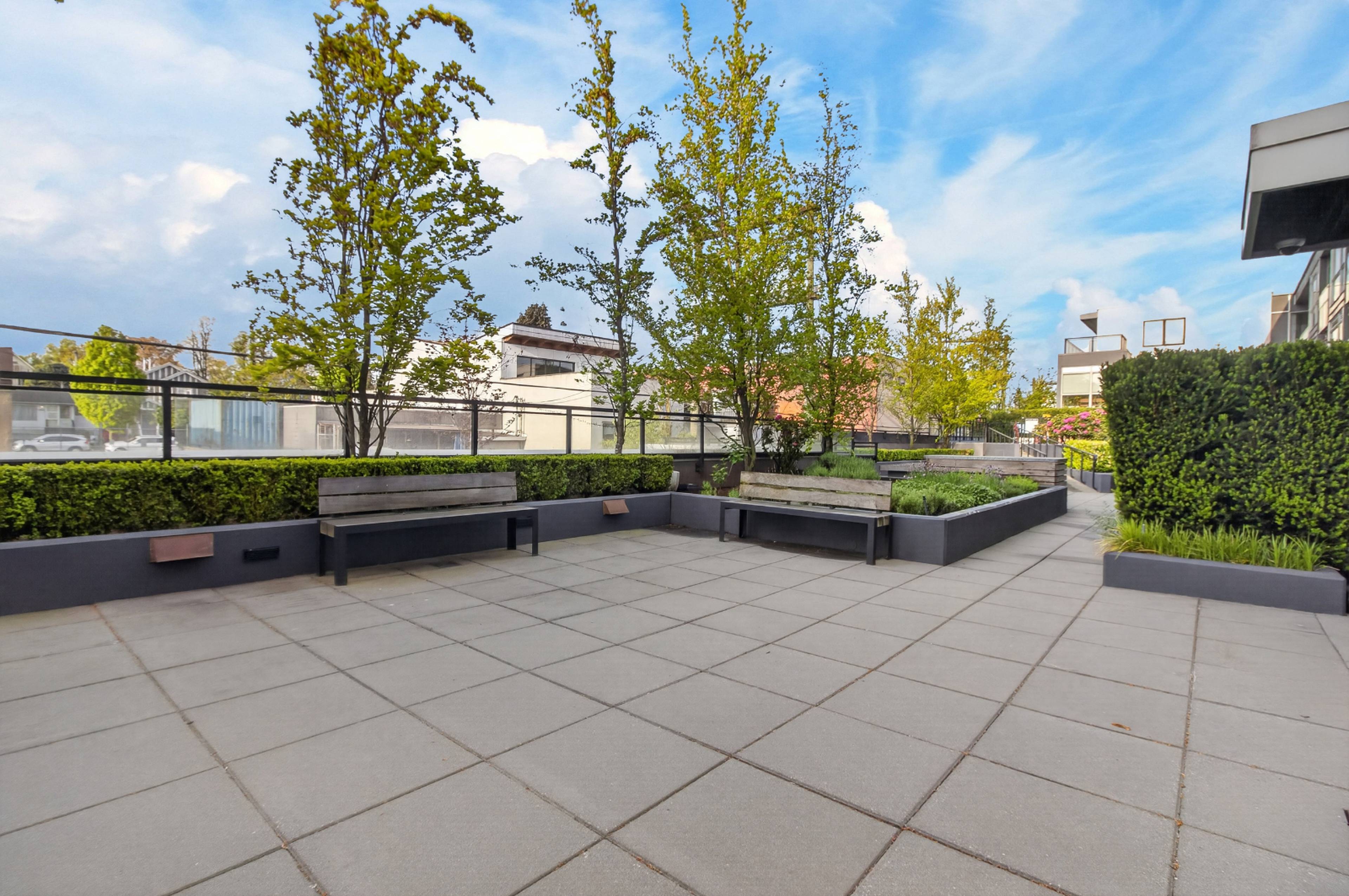 1588 Hastings St E 16