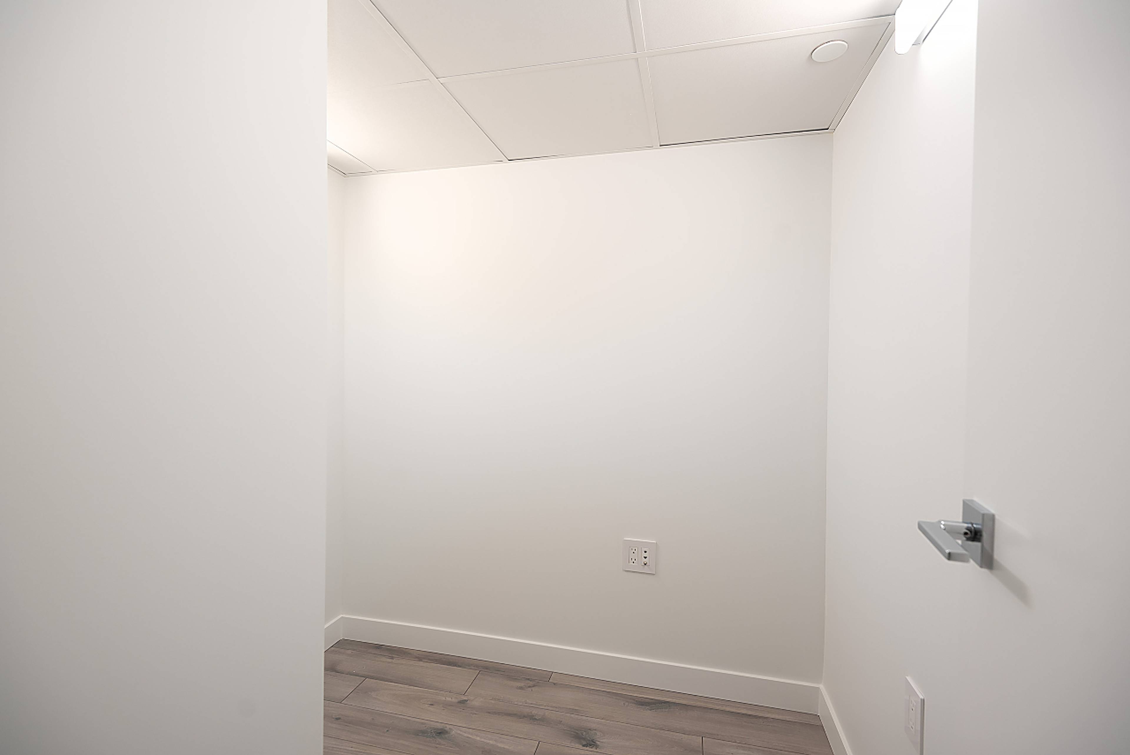 1107 Richards St 10