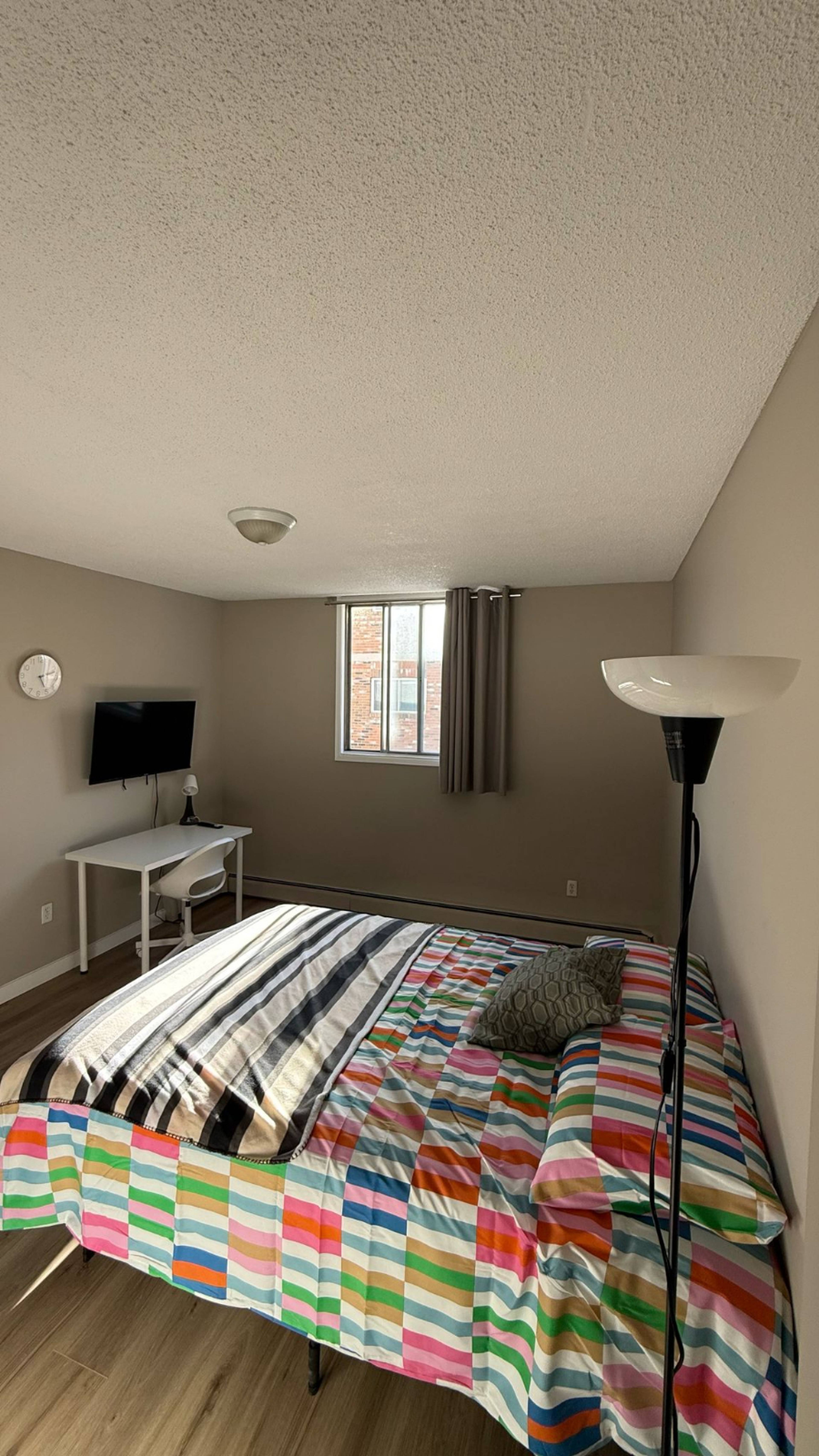 Room for rent $800 / month
