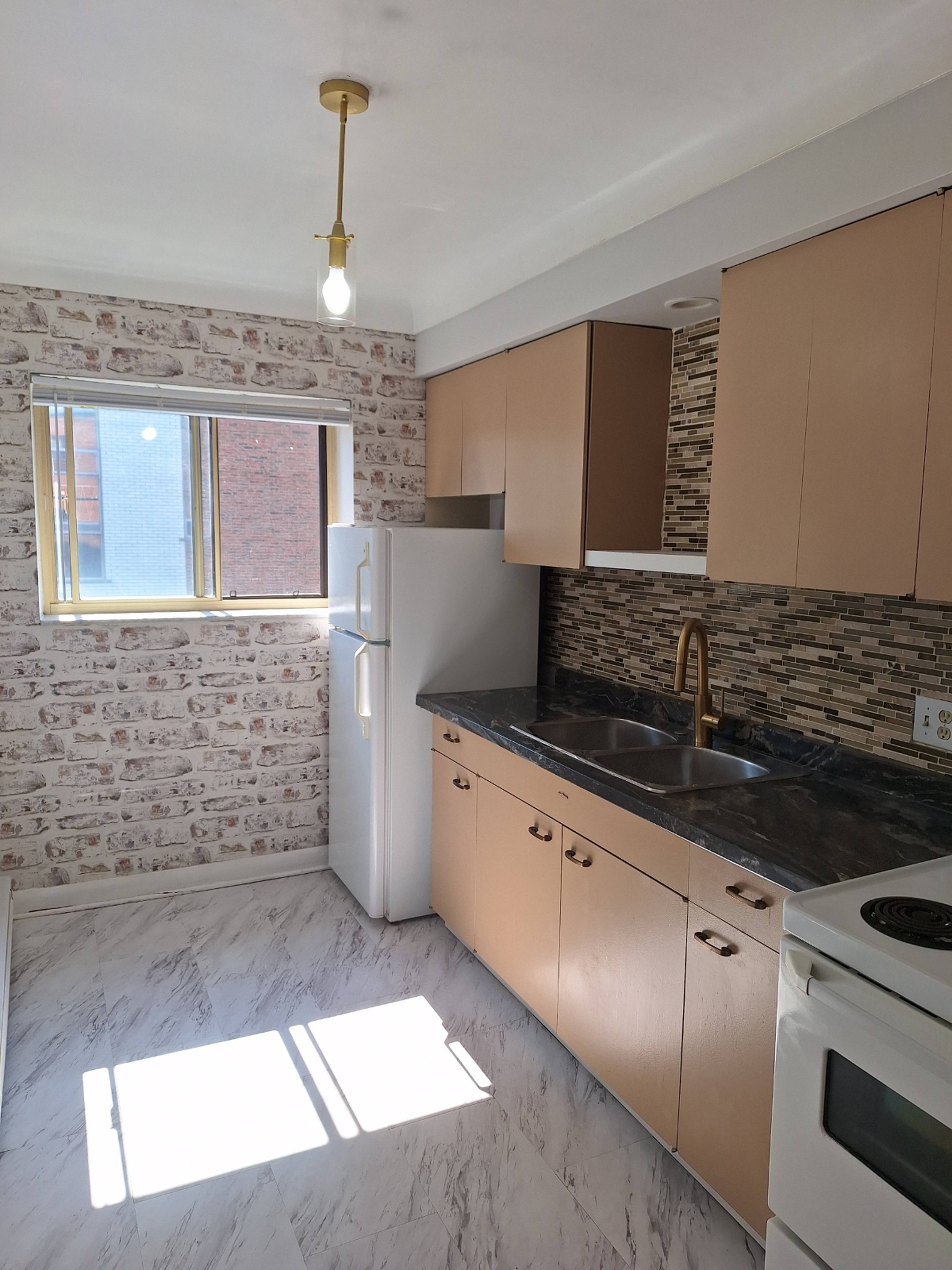 1 ch.  · 1 s. de bains for rent $1,795 / mois