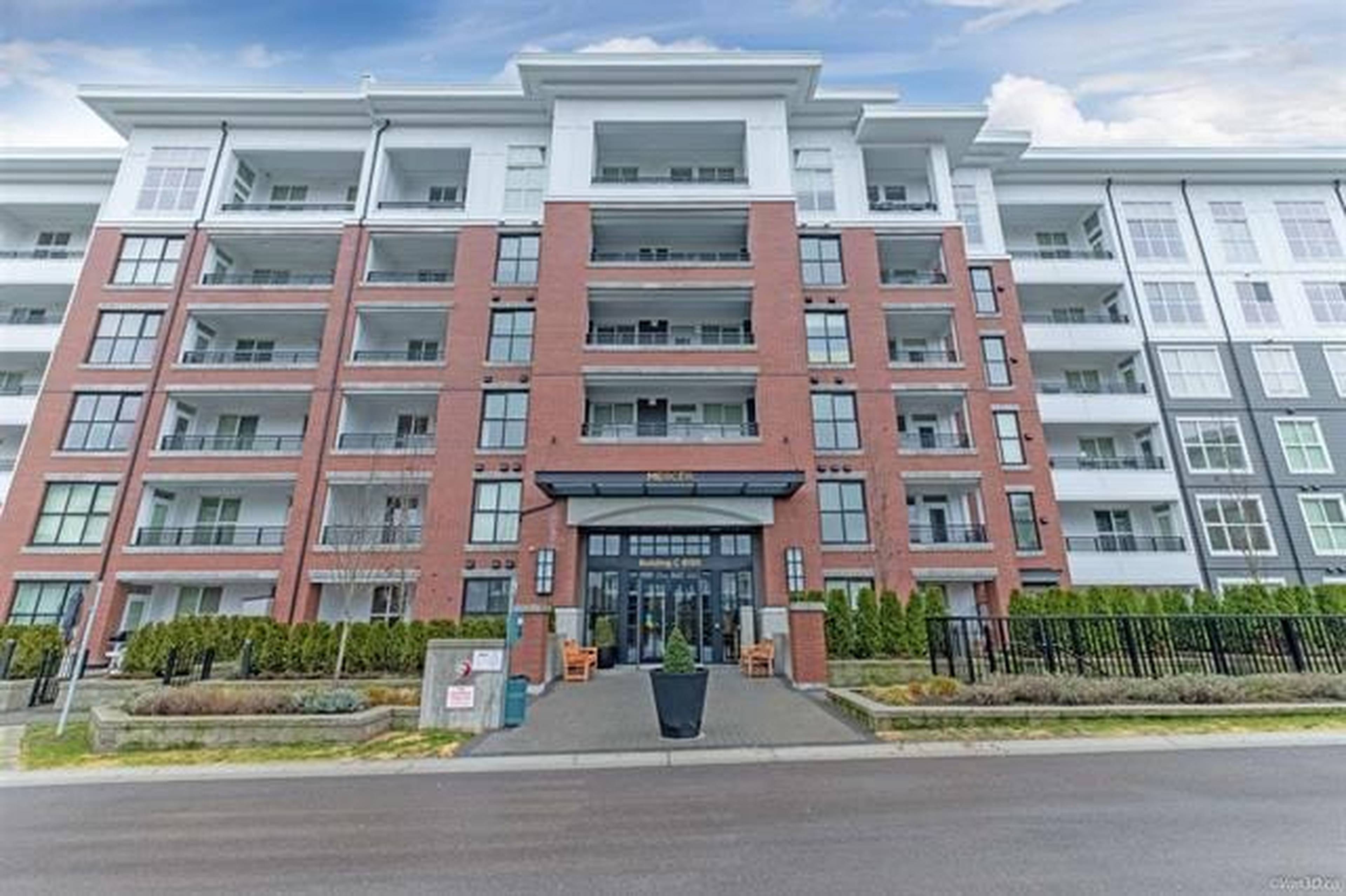 2 Bed  · 1 Bath for rent $2,400 / month