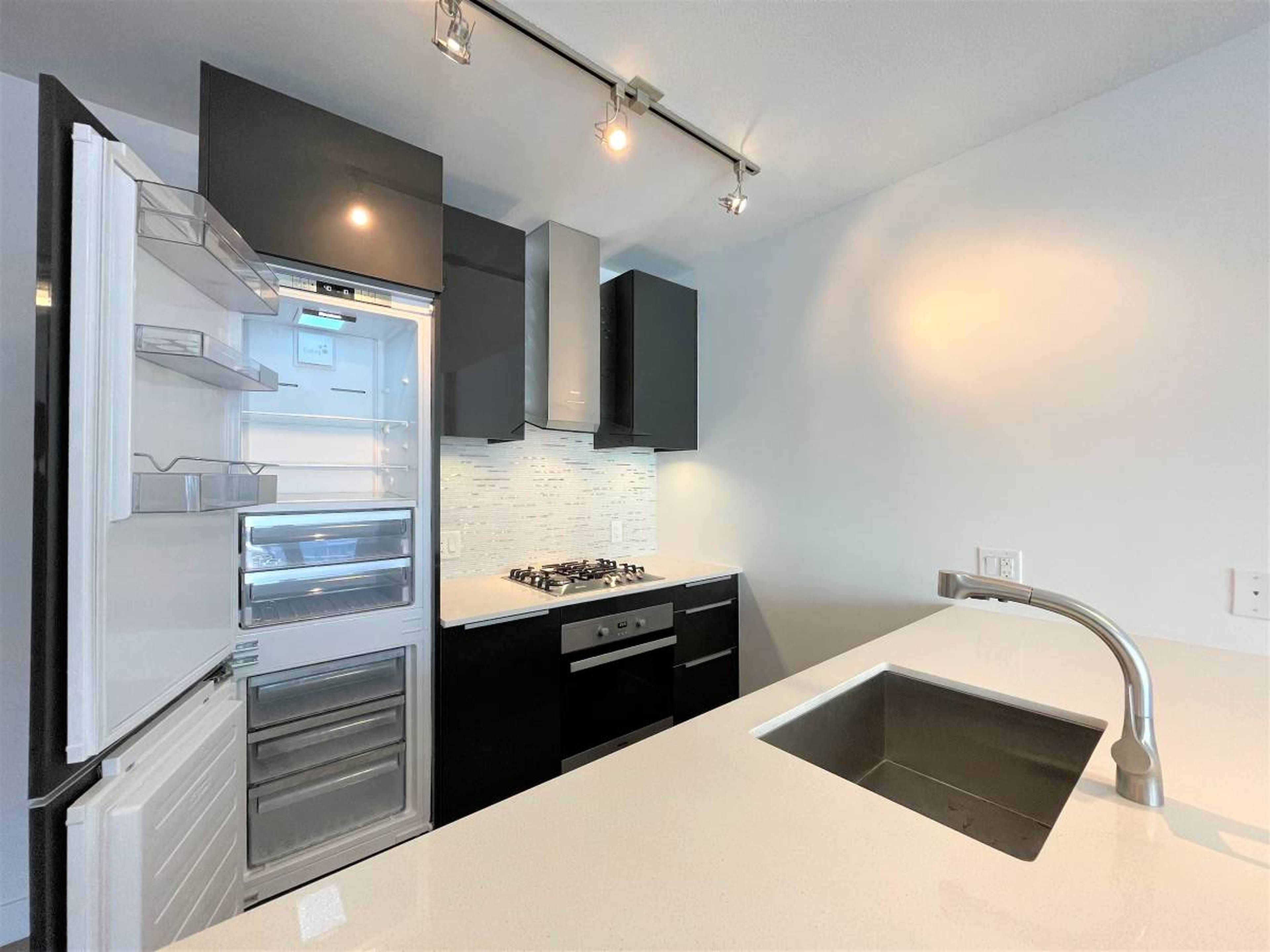 1 ch.  · 1 s. de bains for rent $2,450 / mois