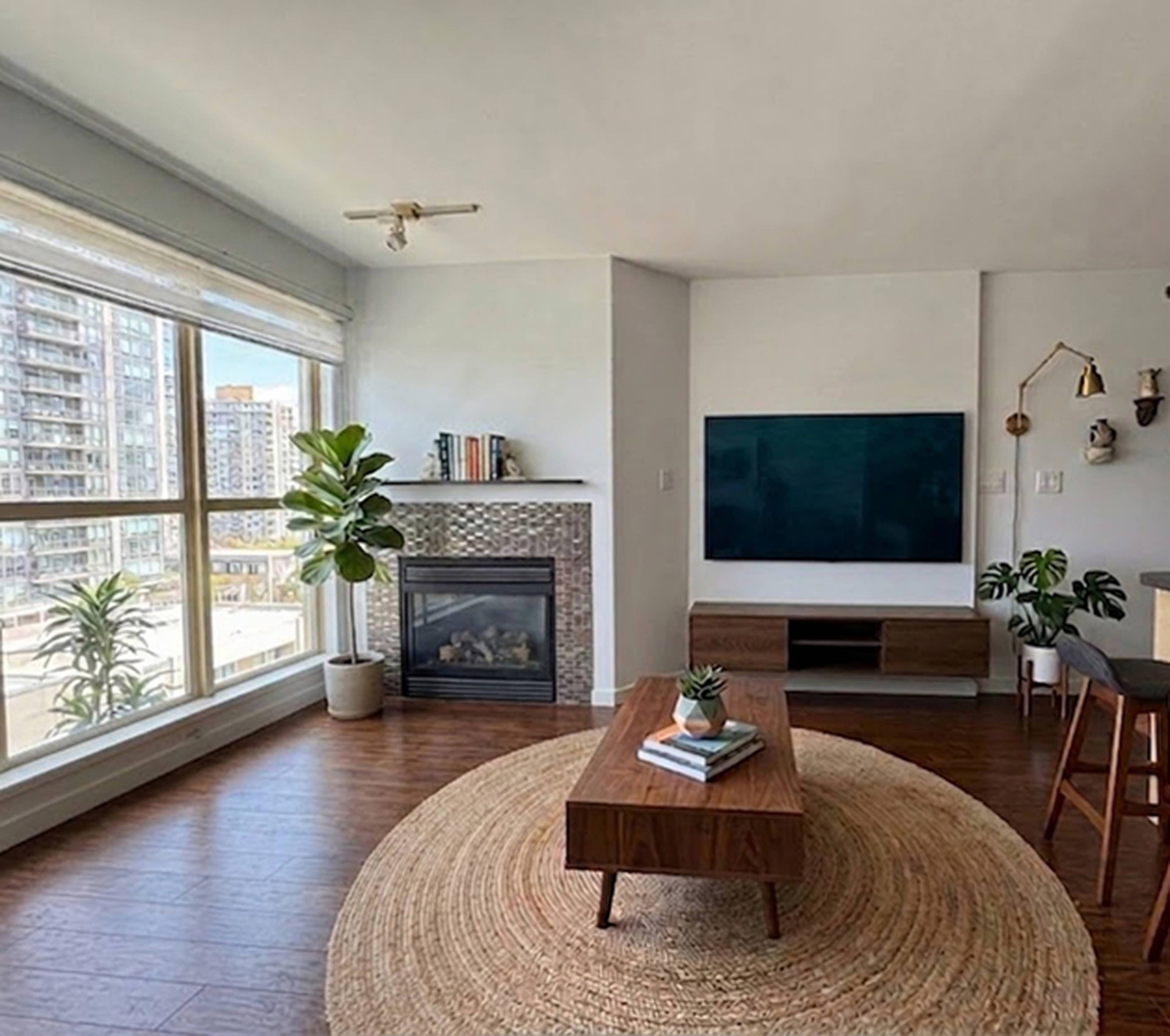 1 ch.  · 1 s. de bains for rent $2,200 / mois