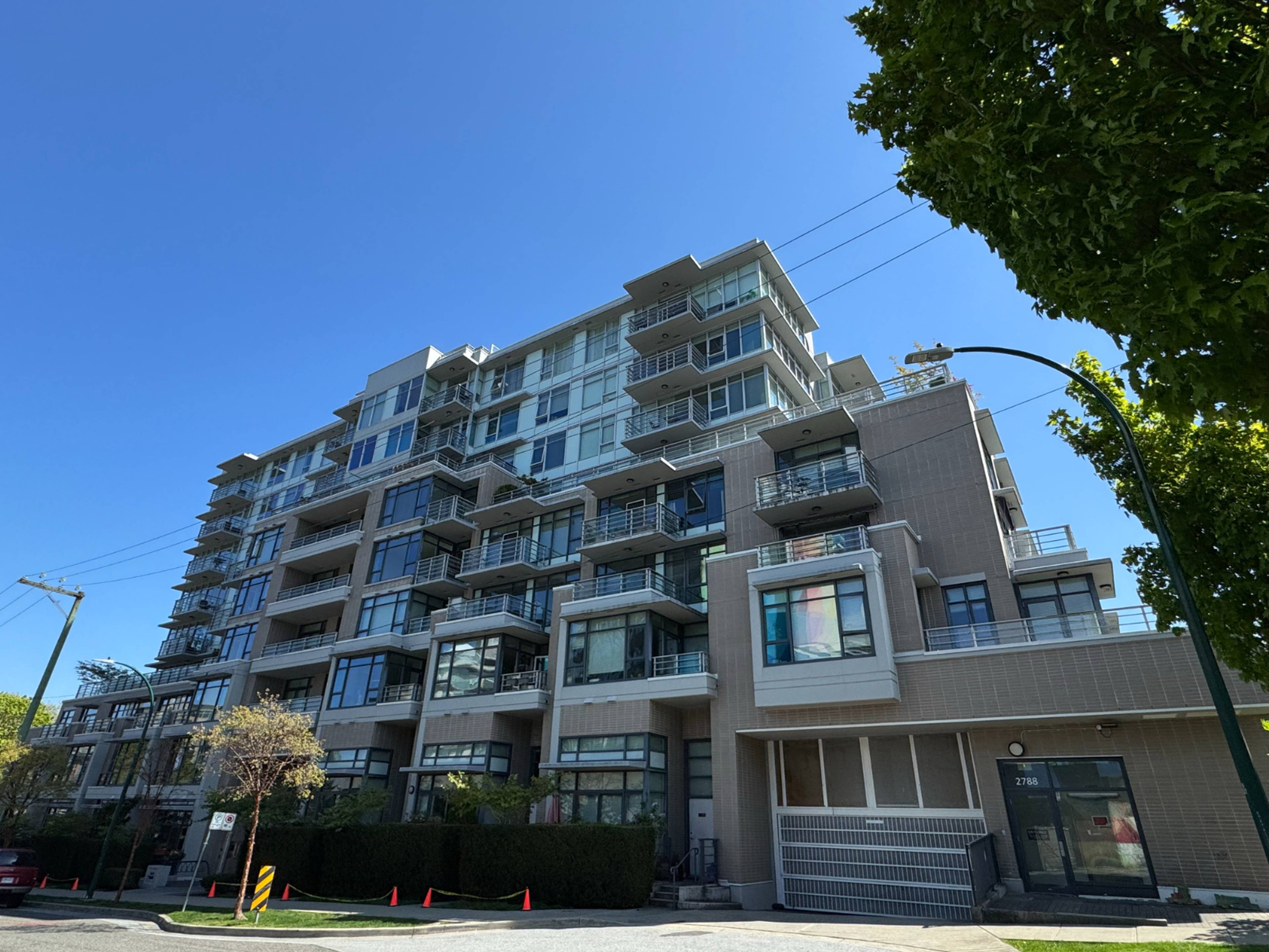 1 室  · 1 卫 for rent $2,200 / 月