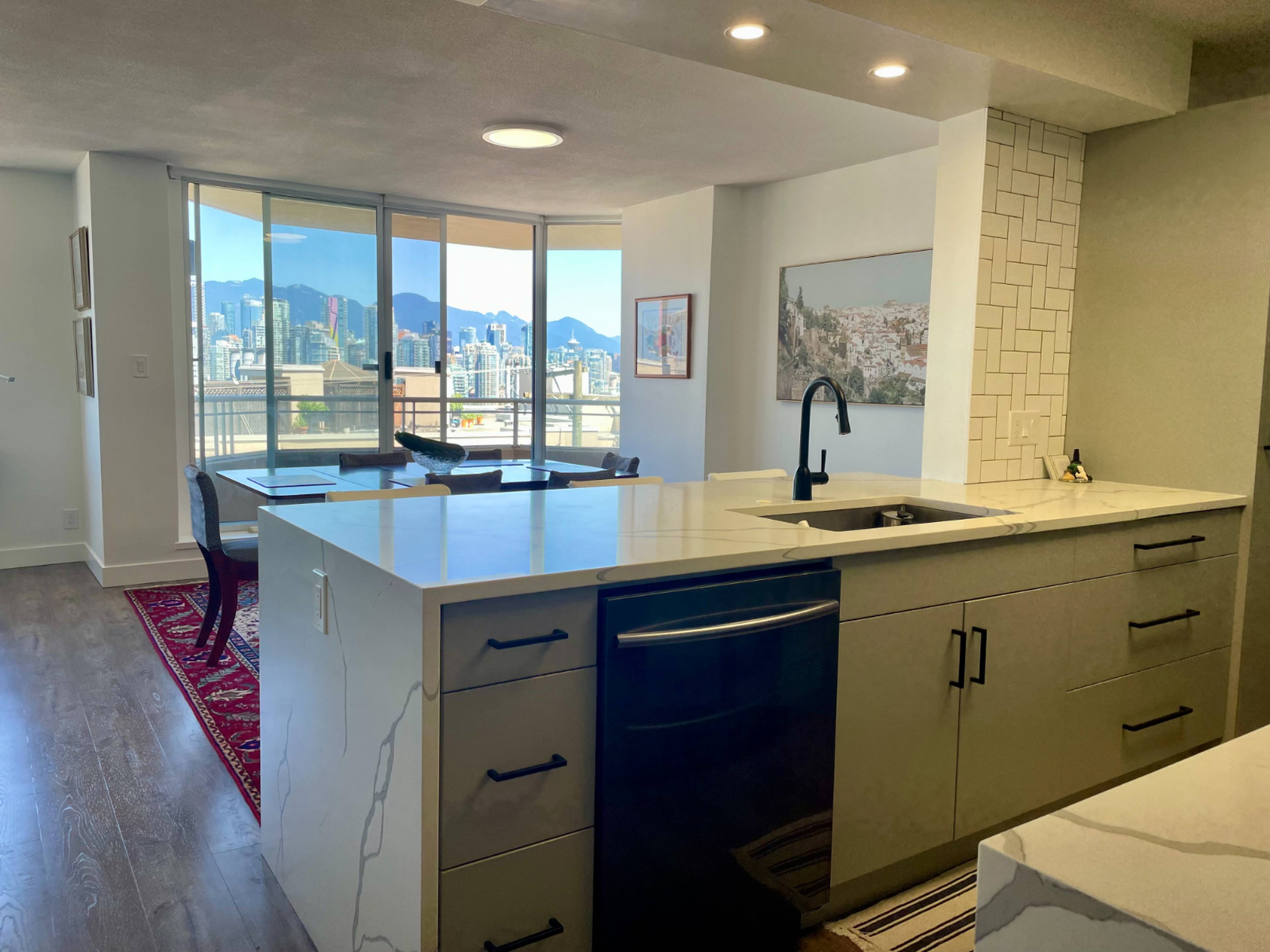 3 ch.  · 2 s. de bains for rent $5,100 / mois