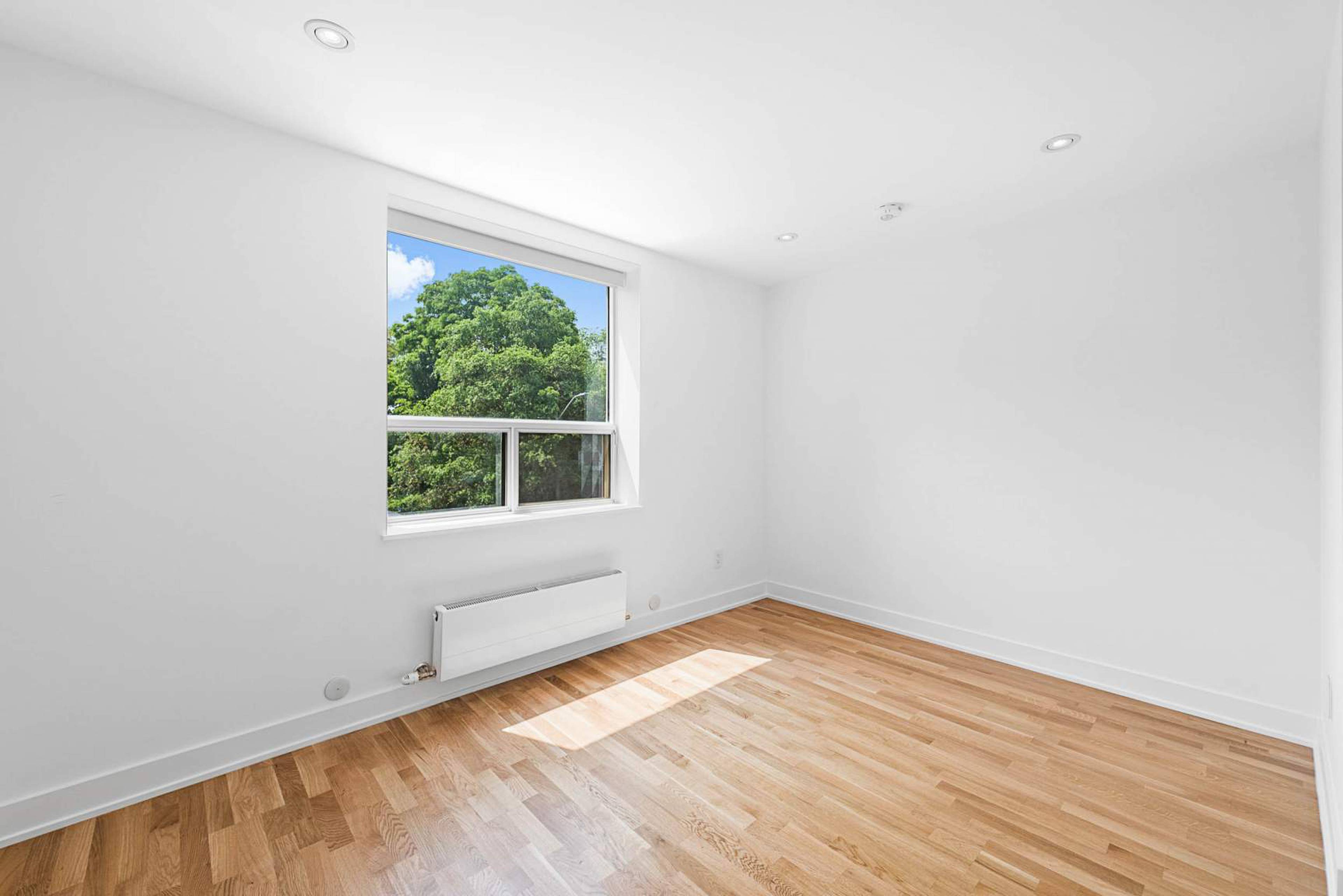 2 室  · 1 卫 for rent $2,499 / 月