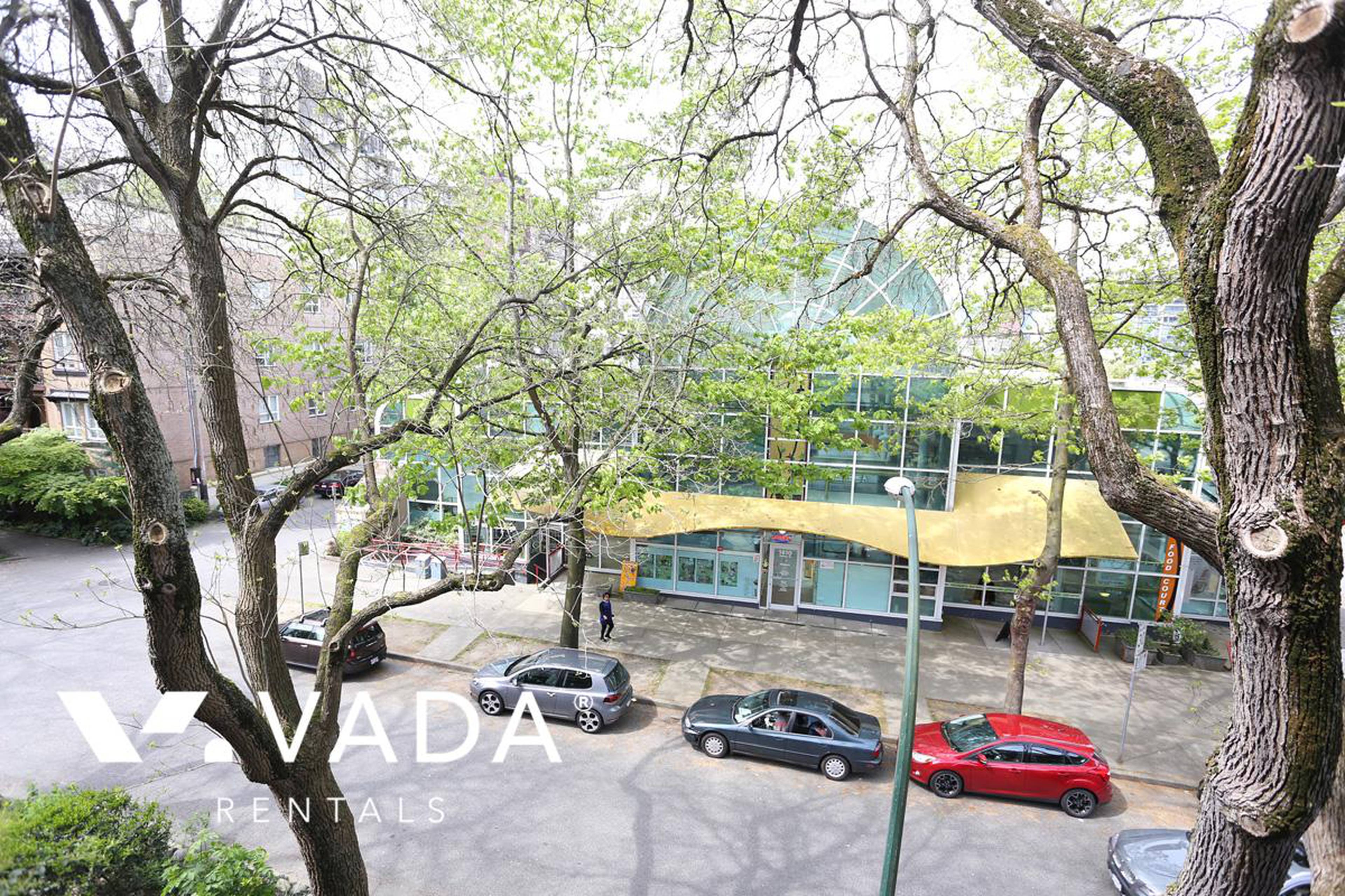 1 室  · 1 卫 for rent $2,400 / 月