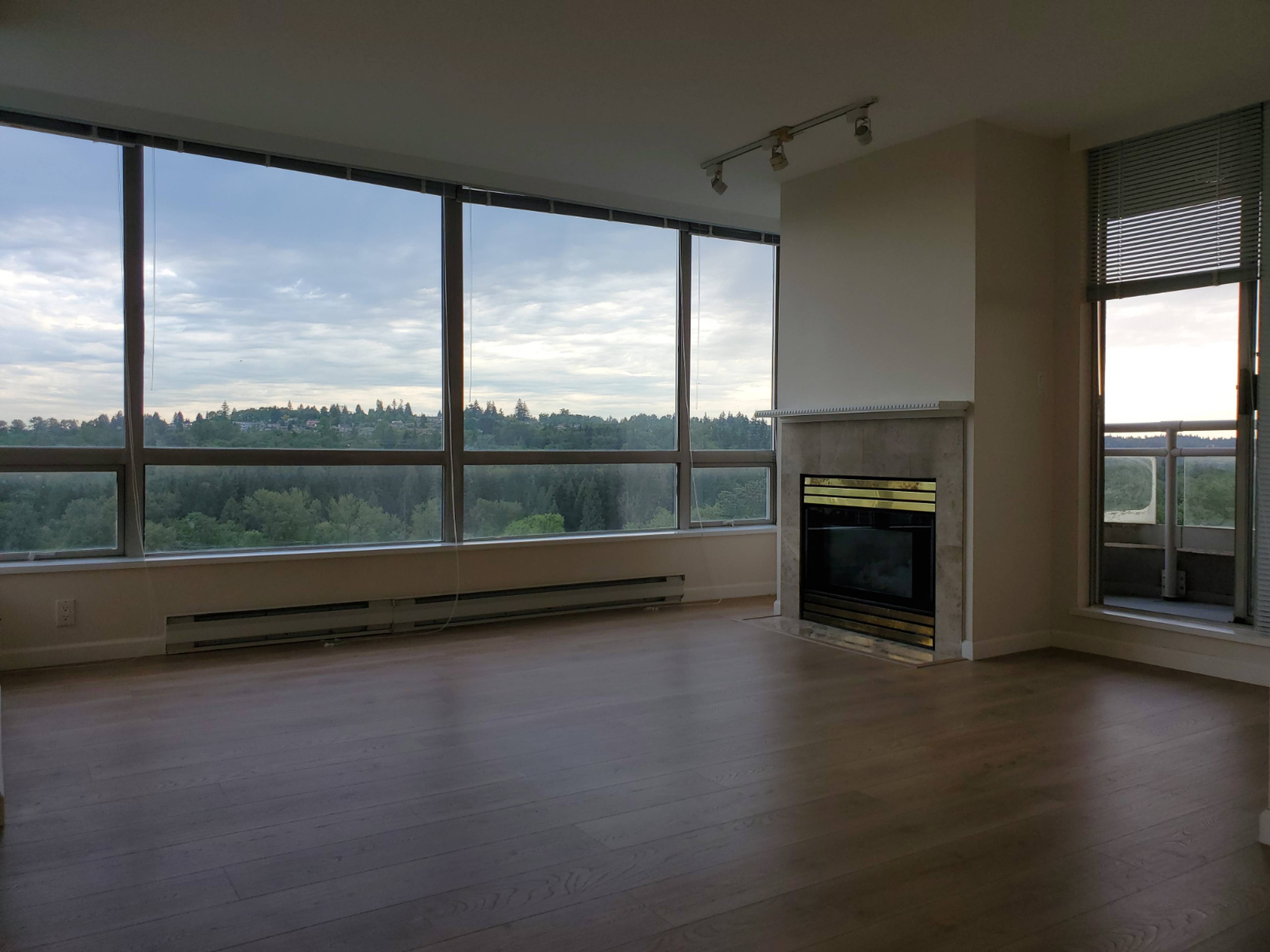 3 ch.  · 2 s. de bains for rent $3,100 / mois