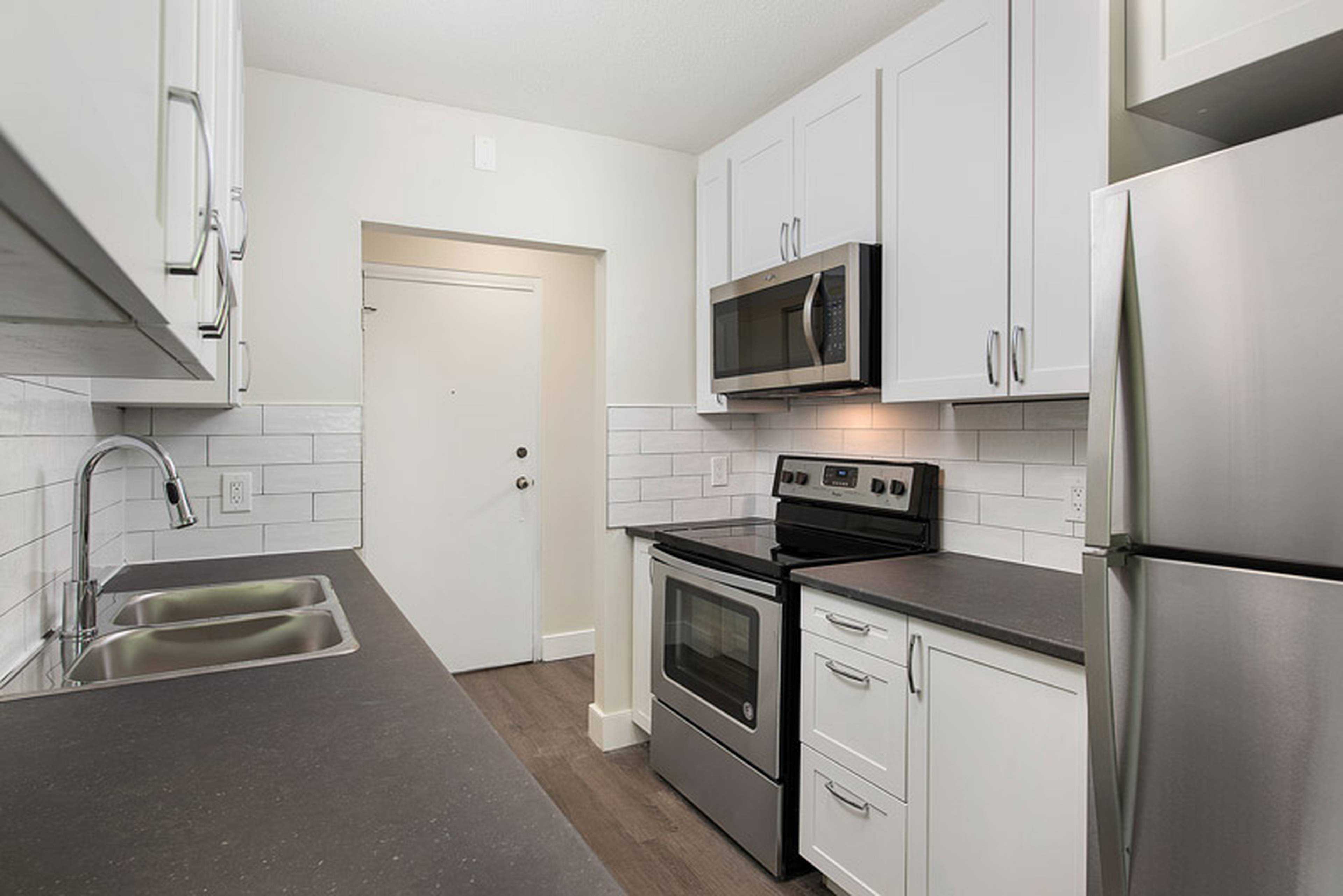 1 室  · 1 卫 for rent $1,649 / 月