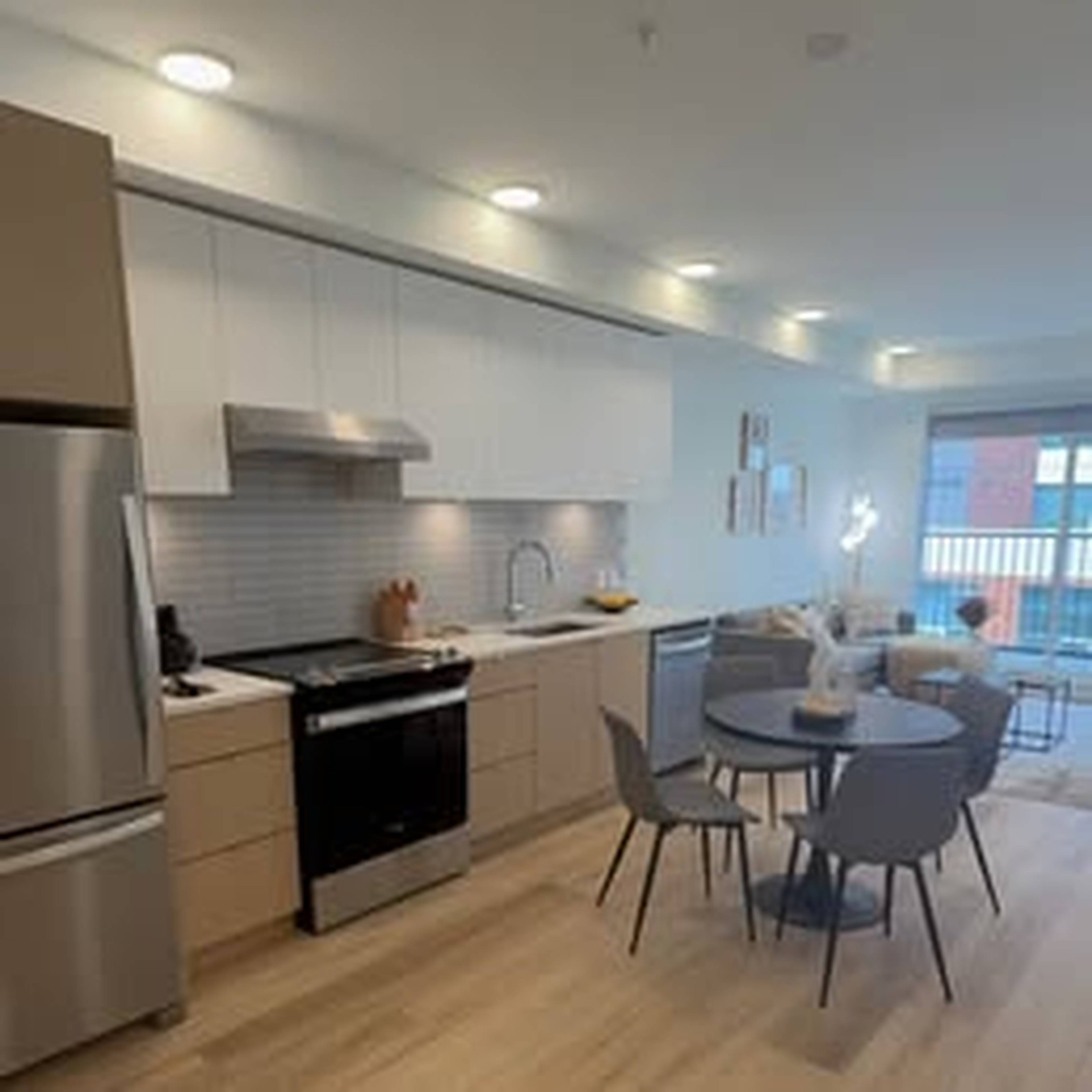 2 ch.  · 1 s. de bains for rent $2,700 / mois