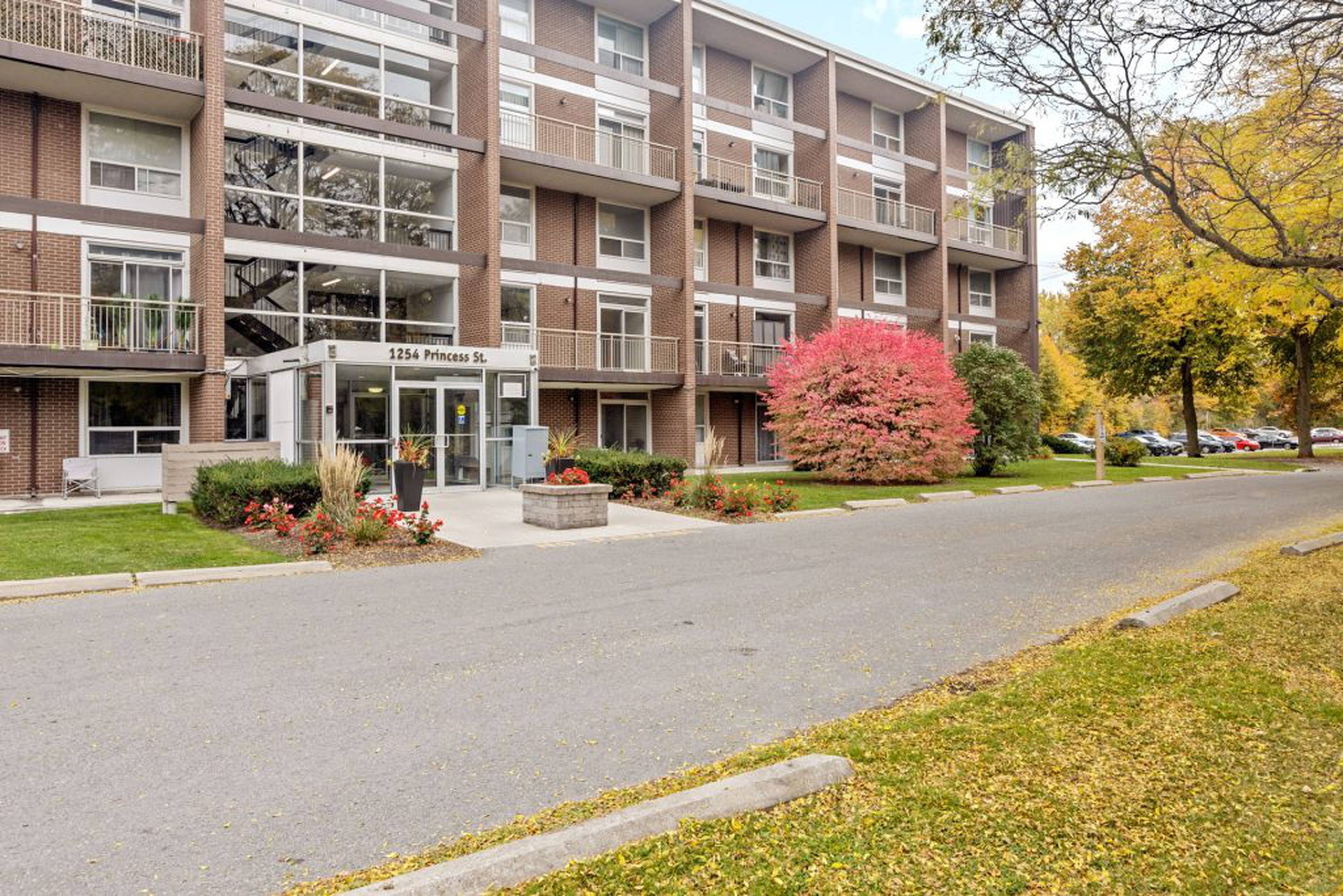 2 Bed  · 1 Bath for rent $2,125 / month