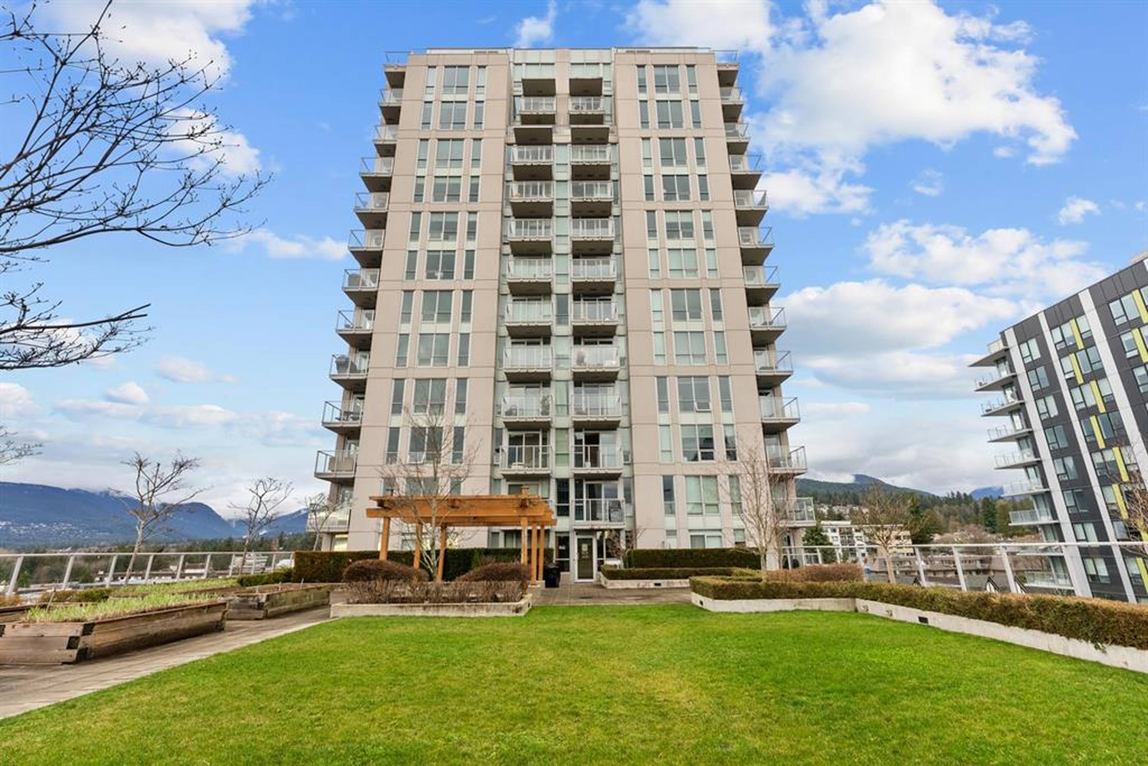 1 ch.  · 1 s. de bains for rent $2,500 / mois