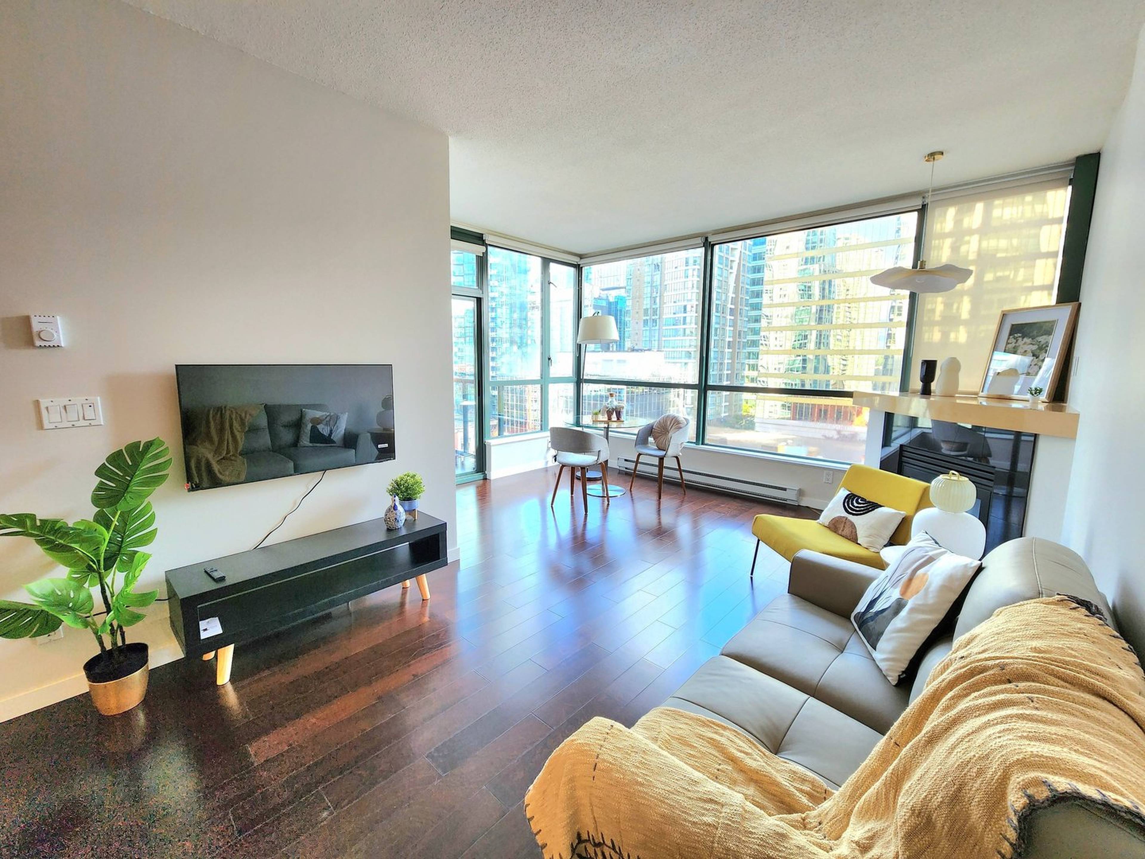 1 ch.  · 1 s. de bains for rent $2,900 / mois