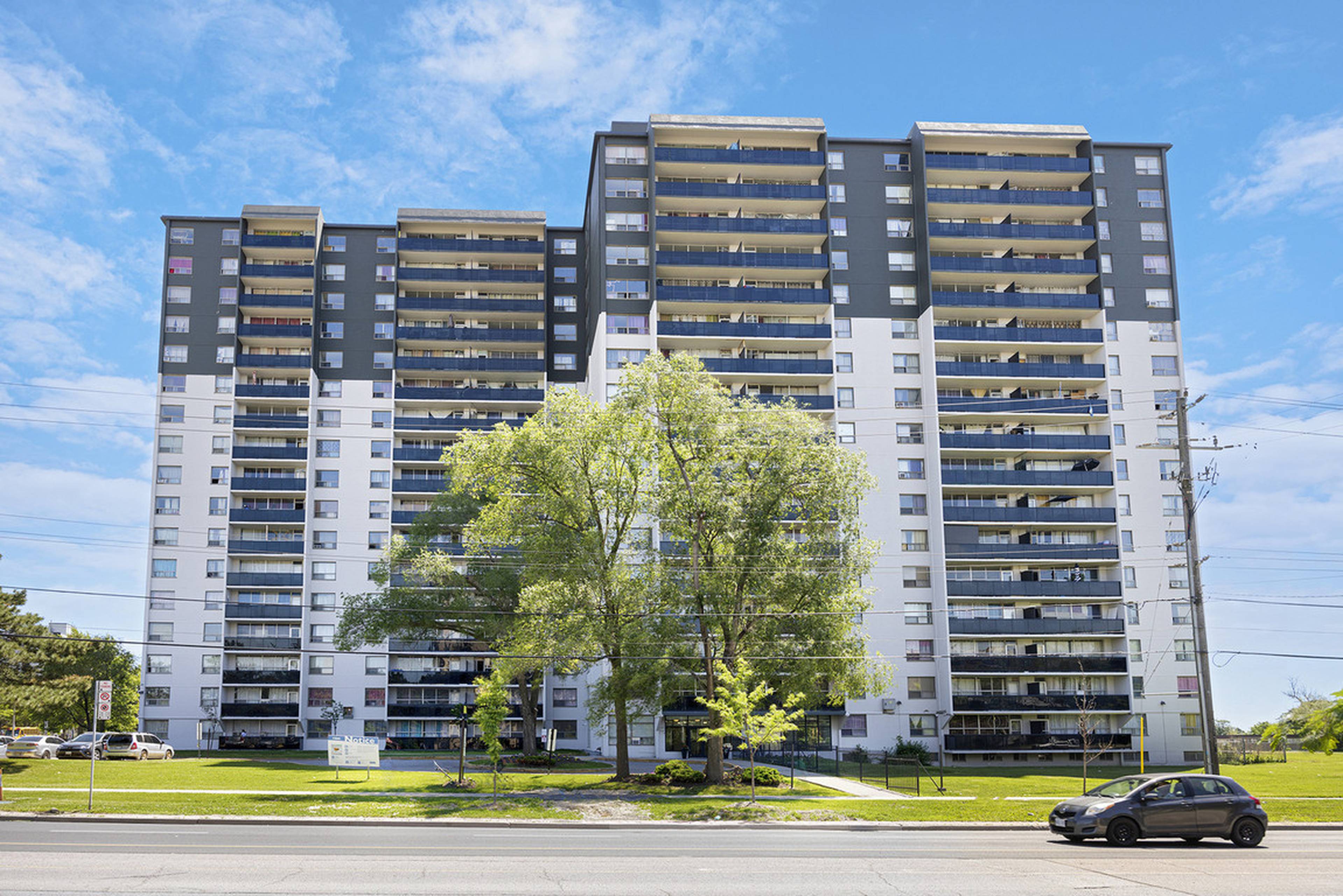 2 ch.  · 1 s. de bains for rent $2,499 / mois