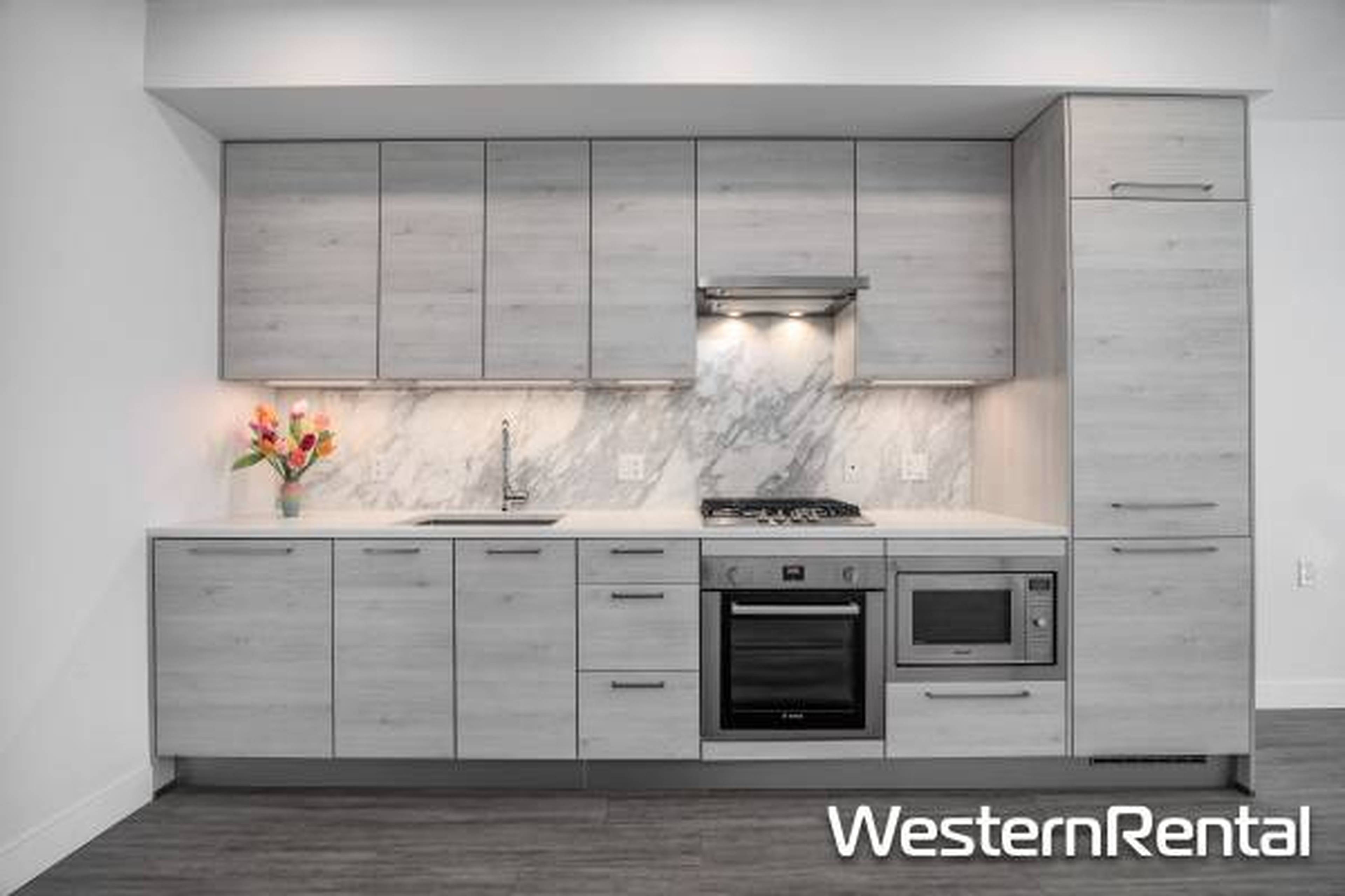 1 室  · 1 卫 for rent $2,300 / 月